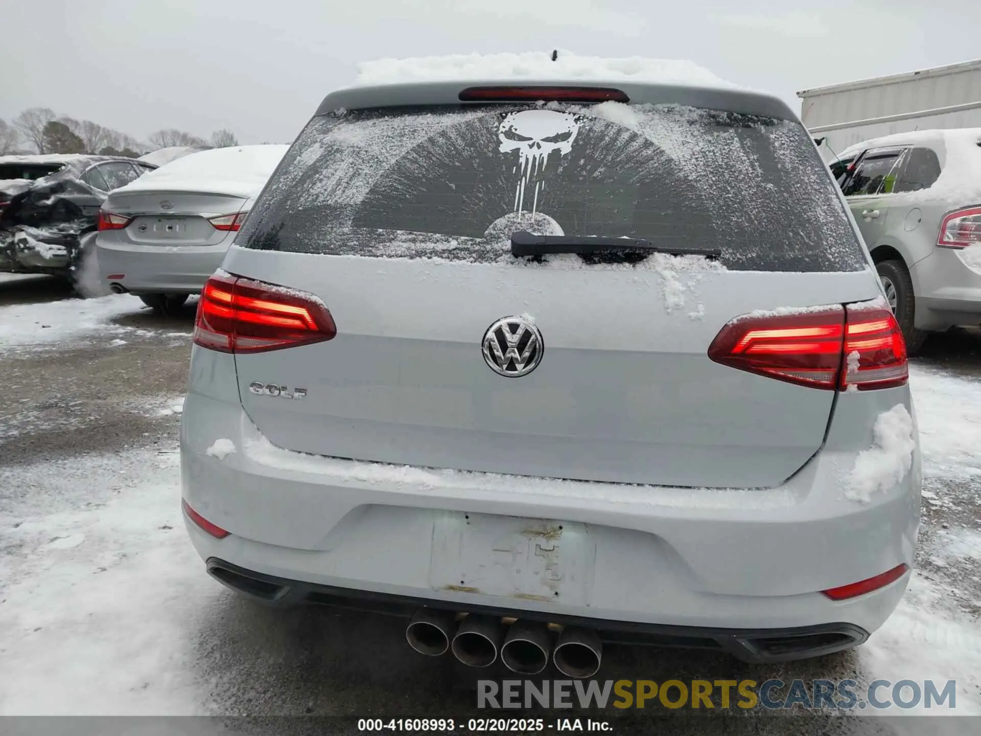 16 Photograph of a damaged car 3VWG57AU5LM010192 VOLKSWAGEN GOLF 2020