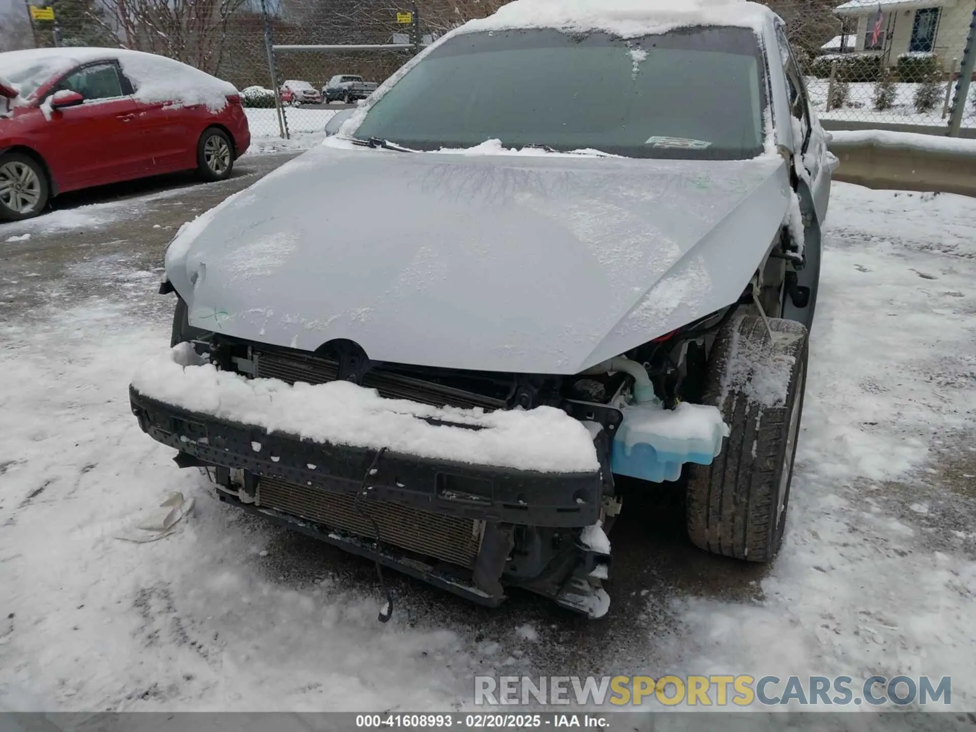 6 Photograph of a damaged car 3VWG57AU5LM010192 VOLKSWAGEN GOLF 2020