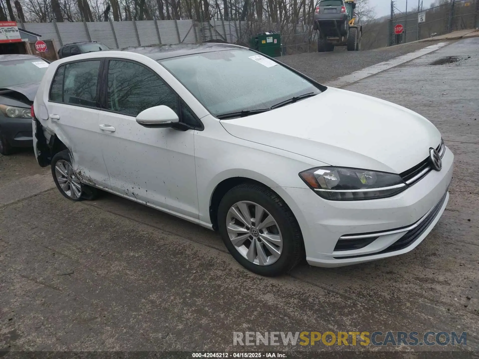 1 Photograph of a damaged car 3VWG57AU6LM009391 VOLKSWAGEN GOLF 2020