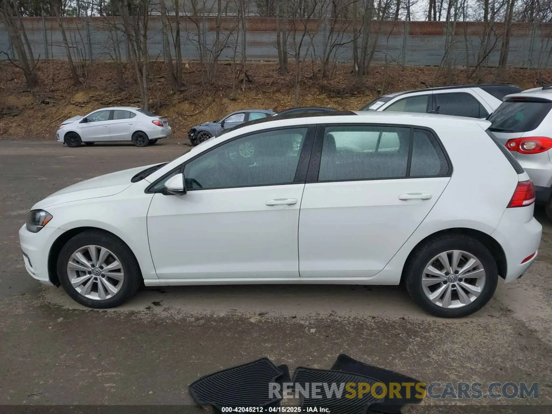 14 Photograph of a damaged car 3VWG57AU6LM009391 VOLKSWAGEN GOLF 2020
