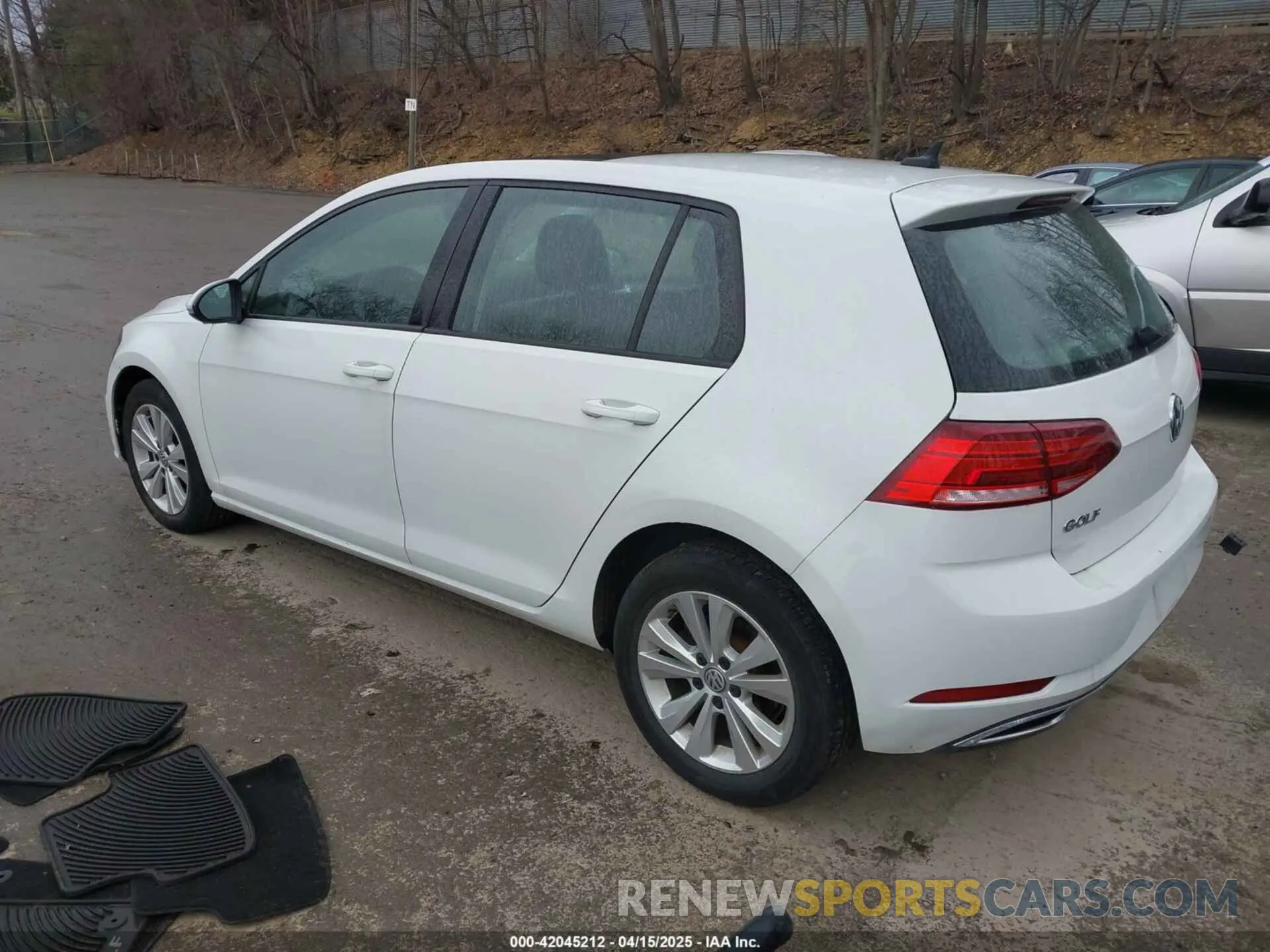 3 Photograph of a damaged car 3VWG57AU6LM009391 VOLKSWAGEN GOLF 2020