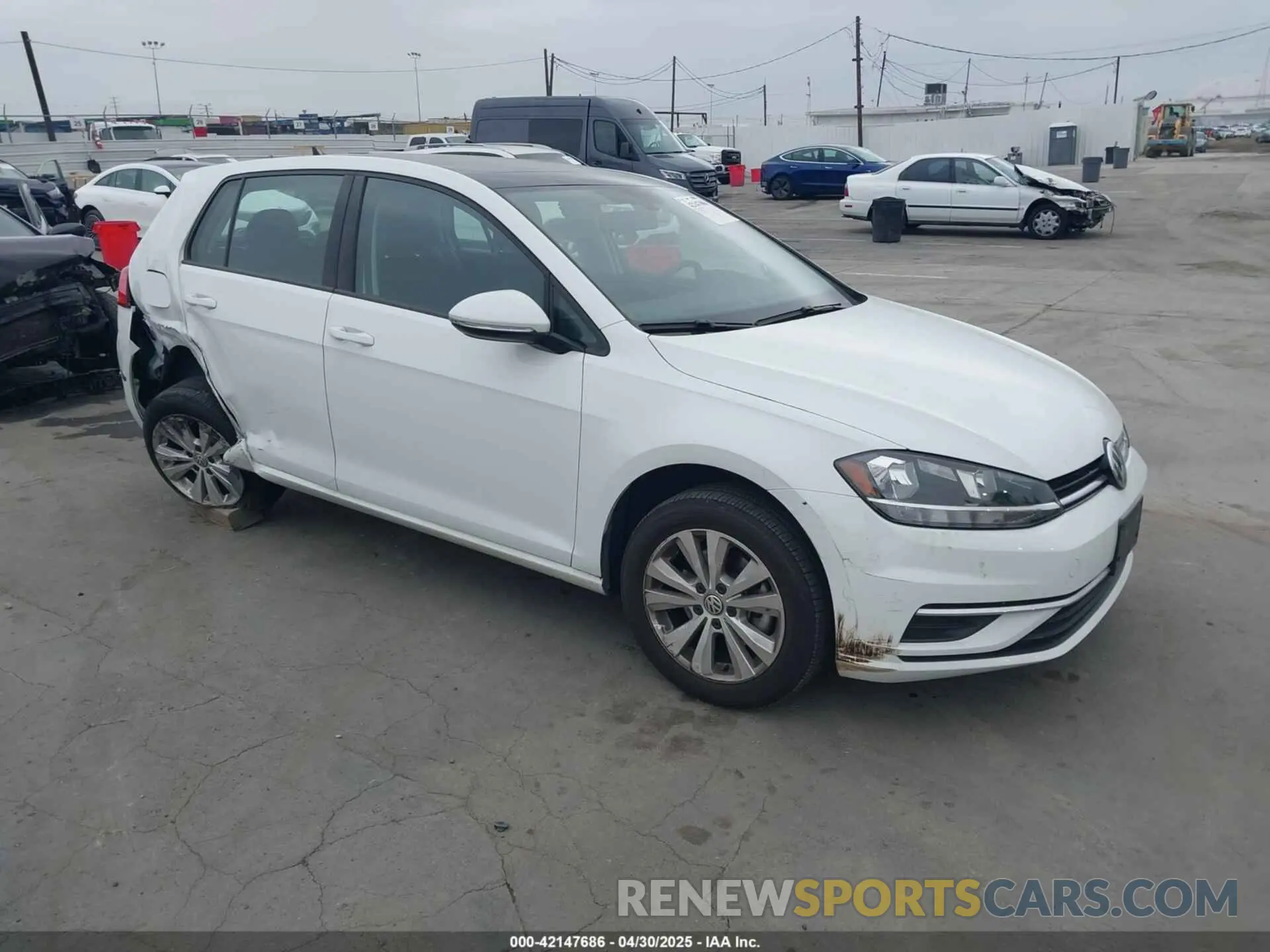 1 Photograph of a damaged car 3VWG57AU9LM008073 VOLKSWAGEN GOLF 2020
