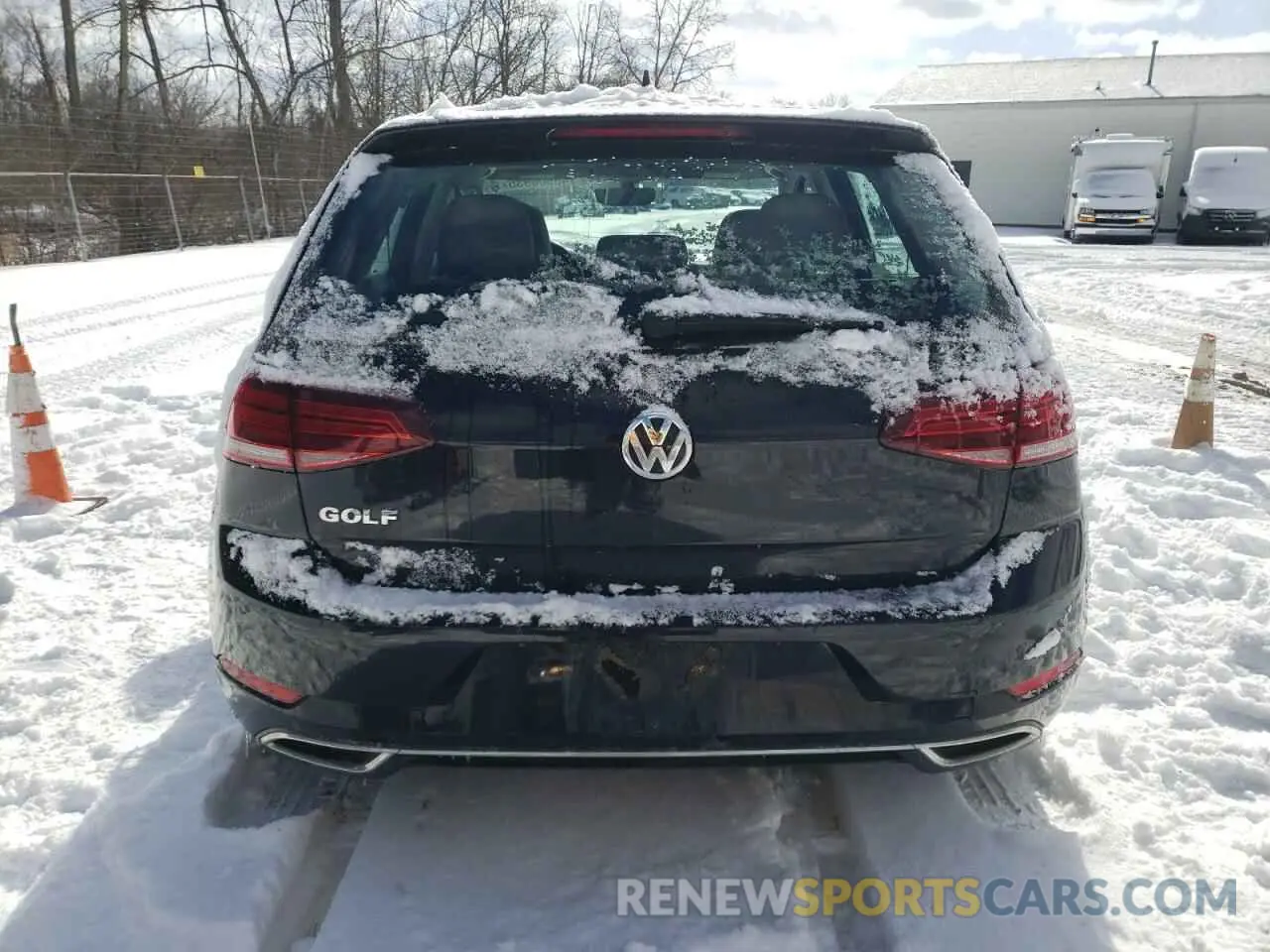 6 Photograph of a damaged car 3VWW57AU0LM009270 VOLKSWAGEN GOLF 2020