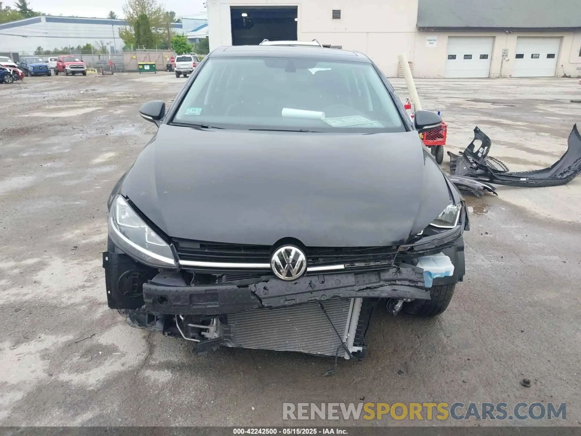 12 Photograph of a damaged car 3VWW57AU2LM009352 VOLKSWAGEN GOLF 2020