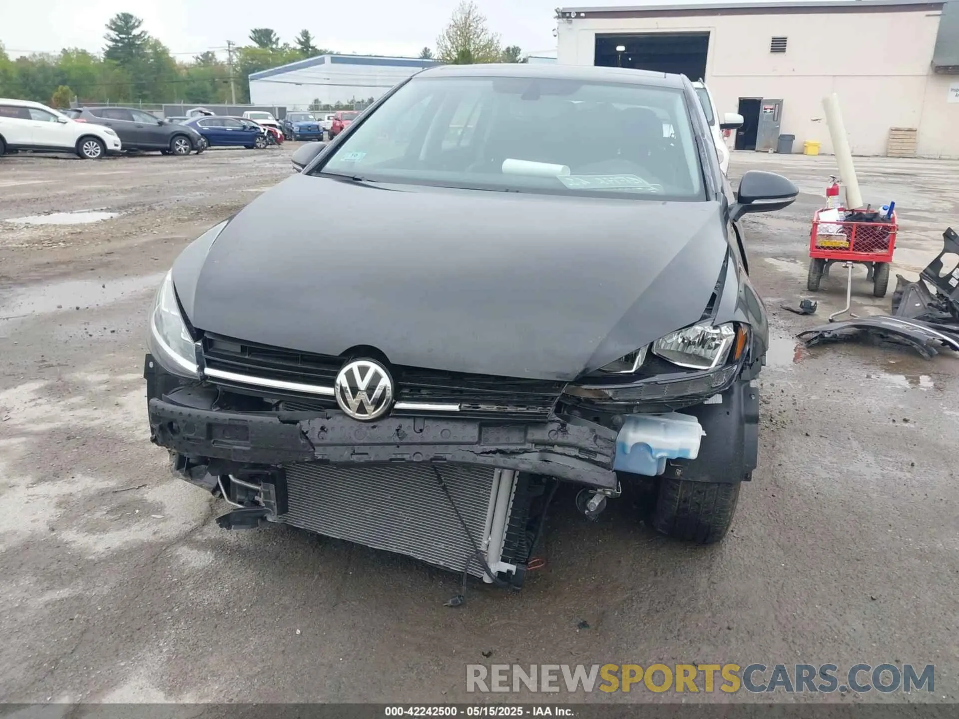 6 Photograph of a damaged car 3VWW57AU2LM009352 VOLKSWAGEN GOLF 2020