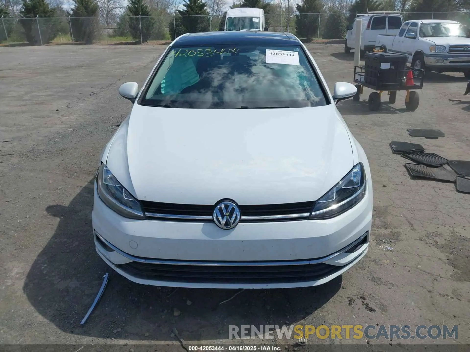12 Photograph of a damaged car 3VWG57AU4MM008113 VOLKSWAGEN GOLF 2021