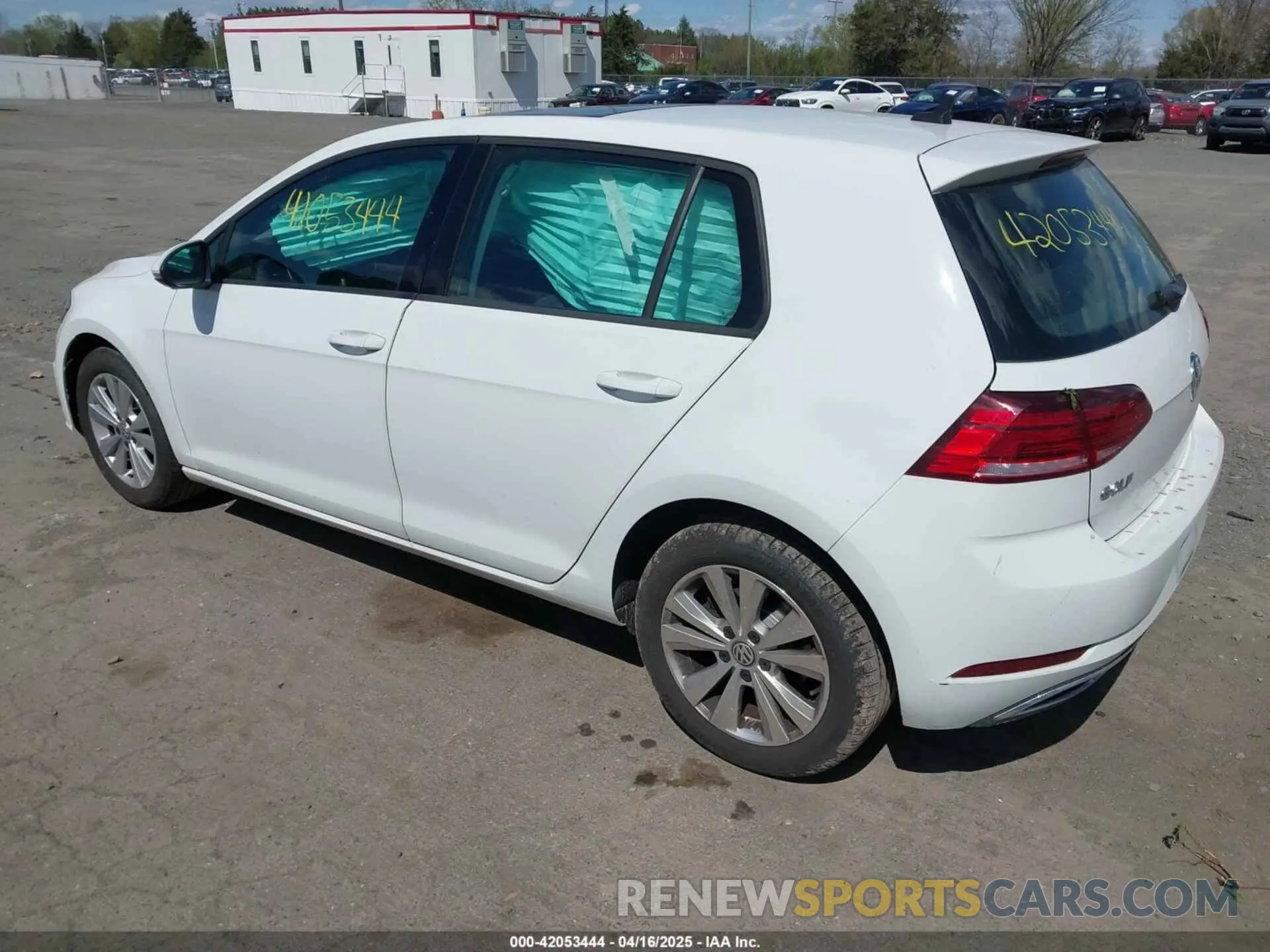 3 Photograph of a damaged car 3VWG57AU4MM008113 VOLKSWAGEN GOLF 2021