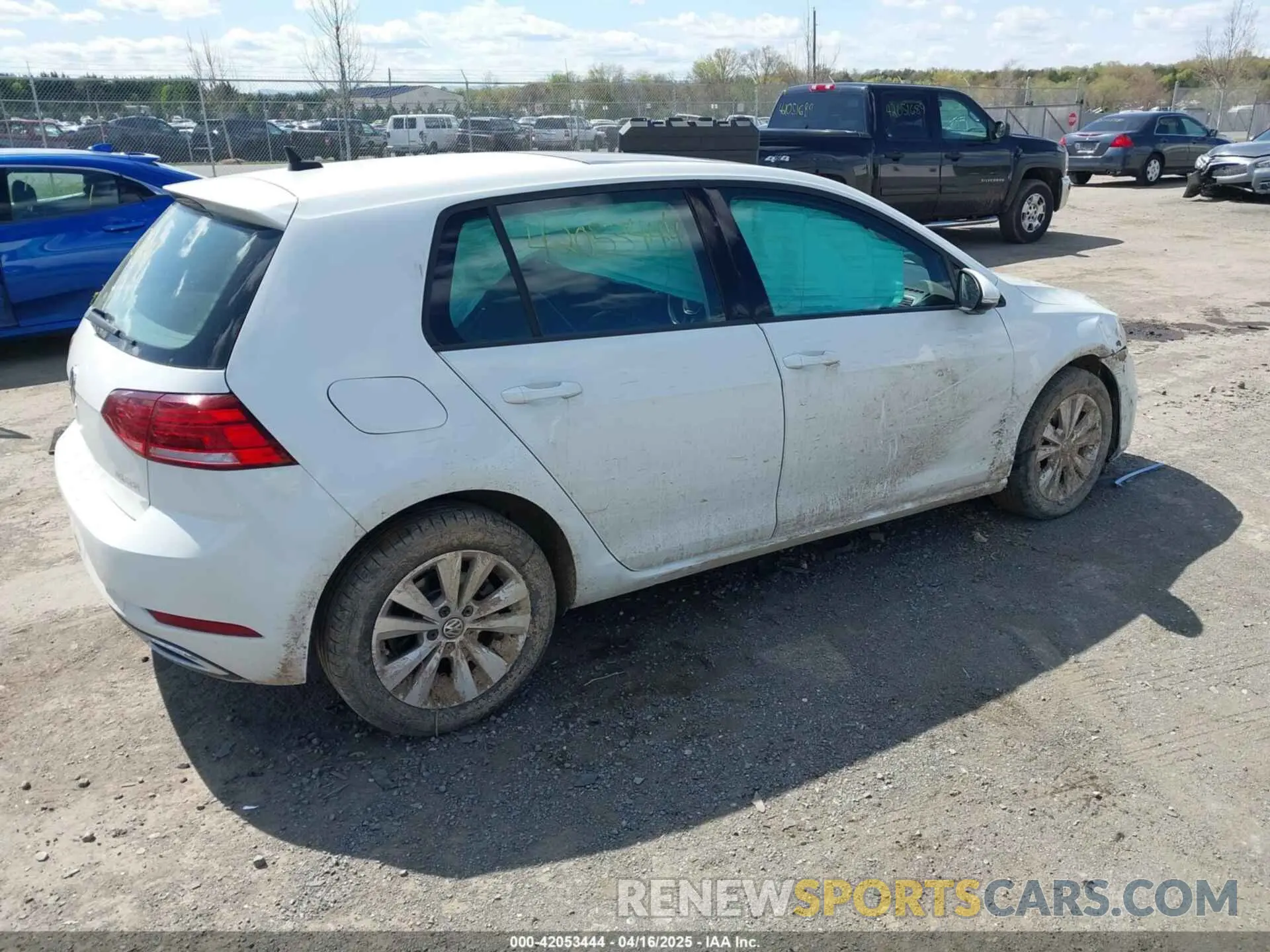 4 Photograph of a damaged car 3VWG57AU4MM008113 VOLKSWAGEN GOLF 2021