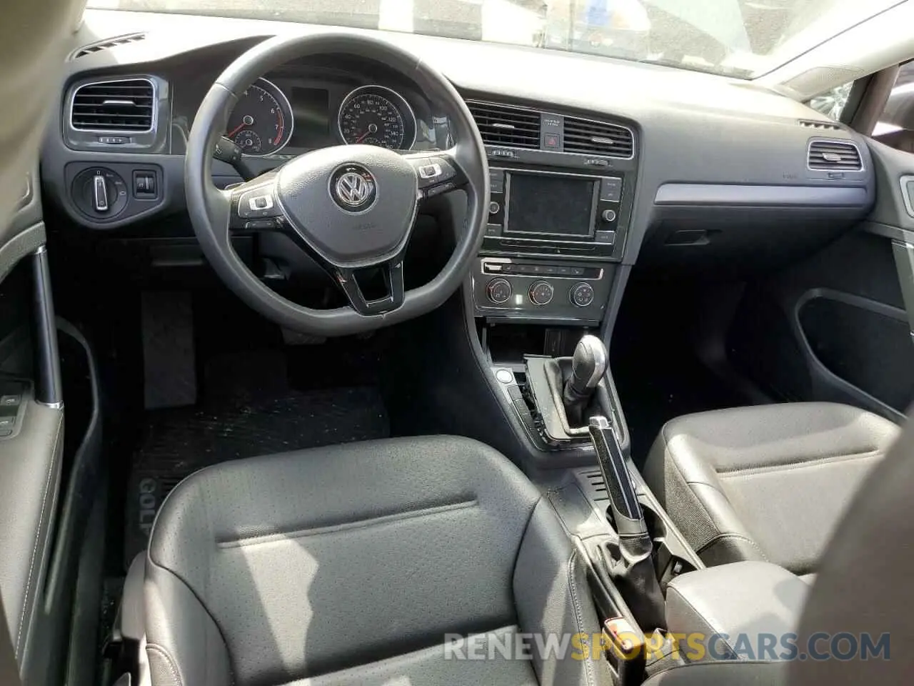 8 Photograph of a damaged car 3VWG57AU4MM016969 VOLKSWAGEN GOLF 2021