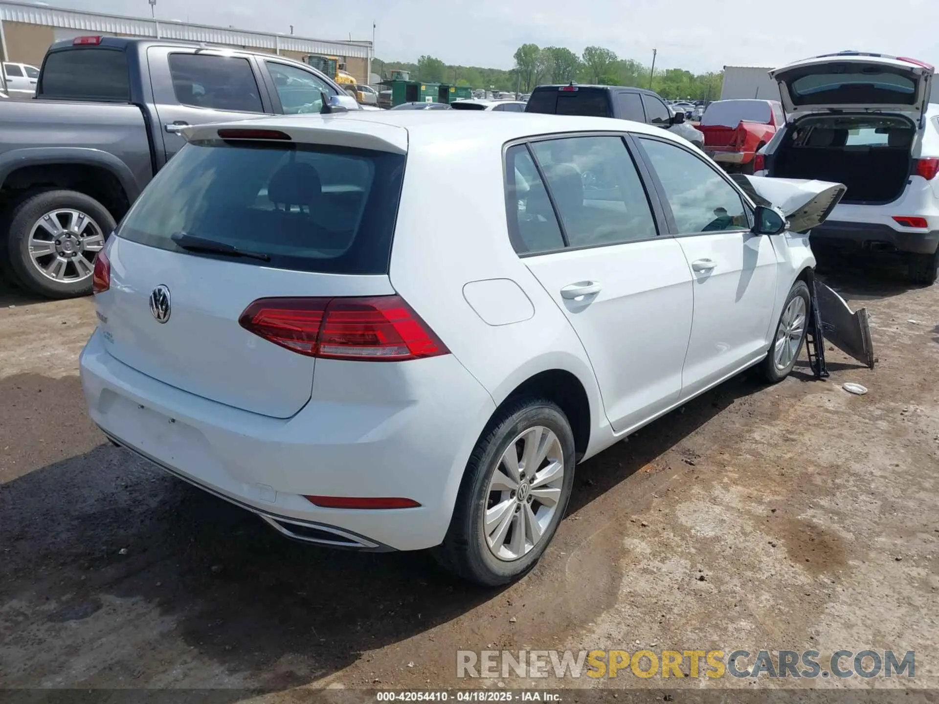 4 Photograph of a damaged car 3VWG57AU7MM003388 VOLKSWAGEN GOLF 2021