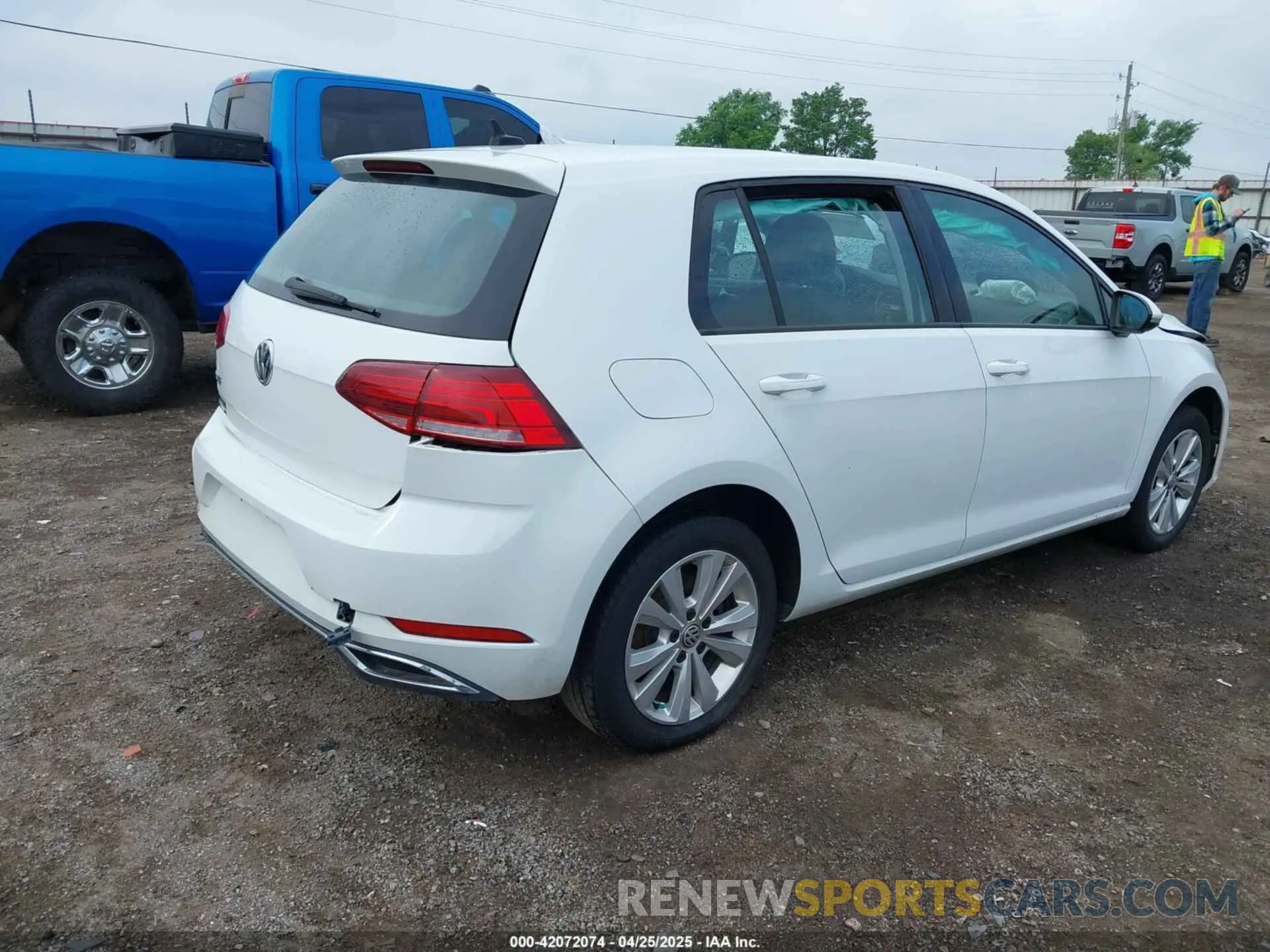 4 Photograph of a damaged car 3VWG57AU9MM001027 VOLKSWAGEN GOLF 2021