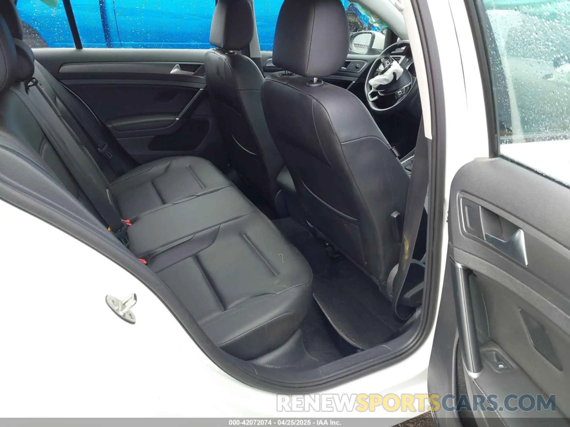 8 Photograph of a damaged car 3VWG57AU9MM001027 VOLKSWAGEN GOLF 2021