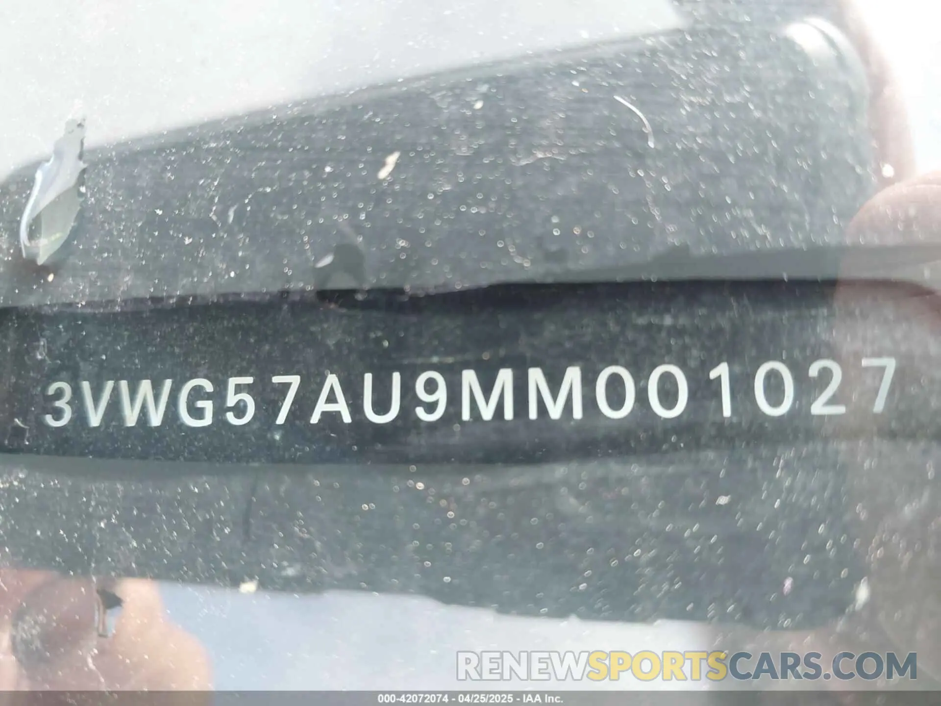 9 Photograph of a damaged car 3VWG57AU9MM001027 VOLKSWAGEN GOLF 2021