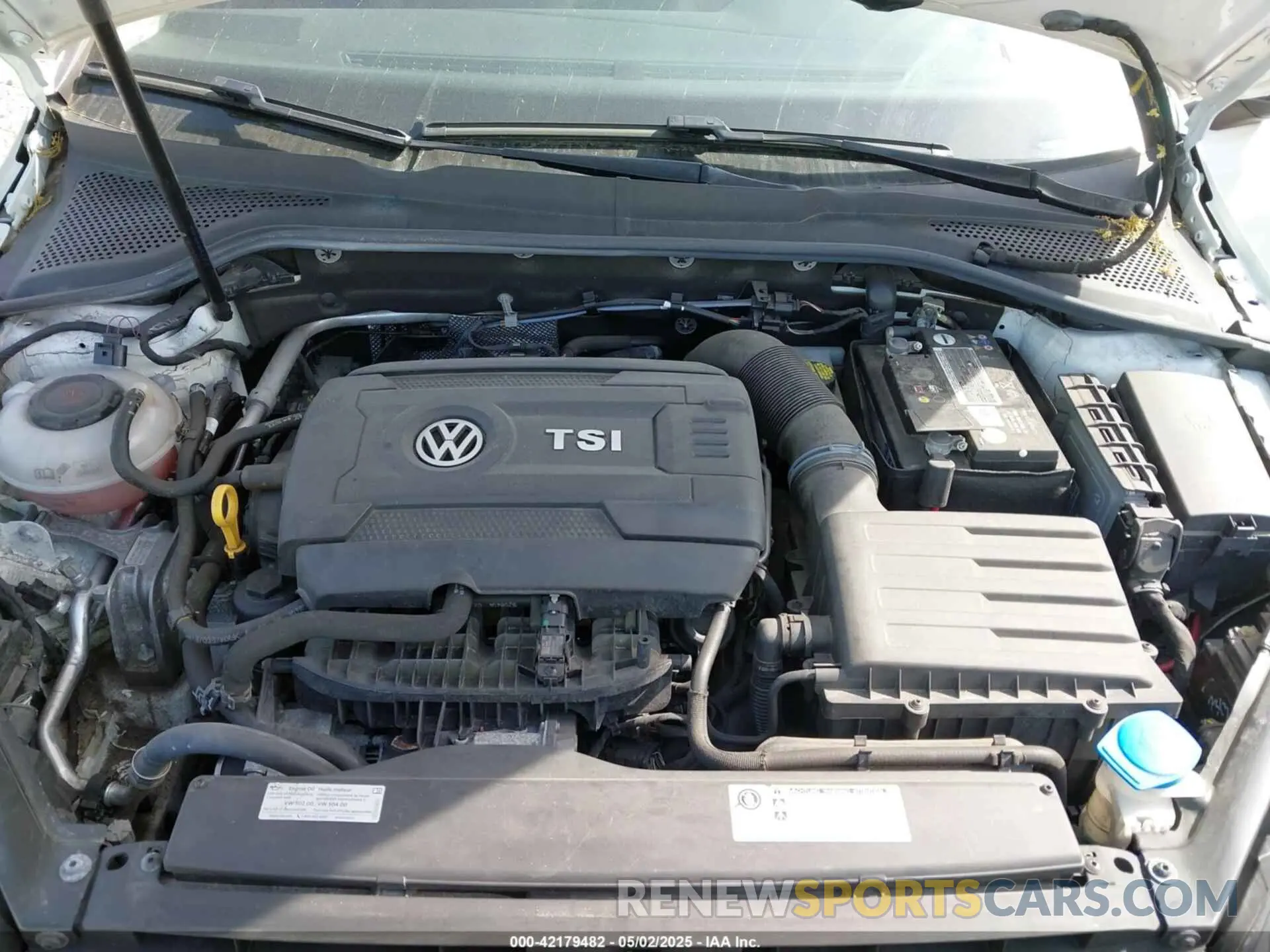 10 Photograph of a damaged car 3VWH17AU4KM524064 VOLKSWAGEN GOLF ALLTRACK 2019