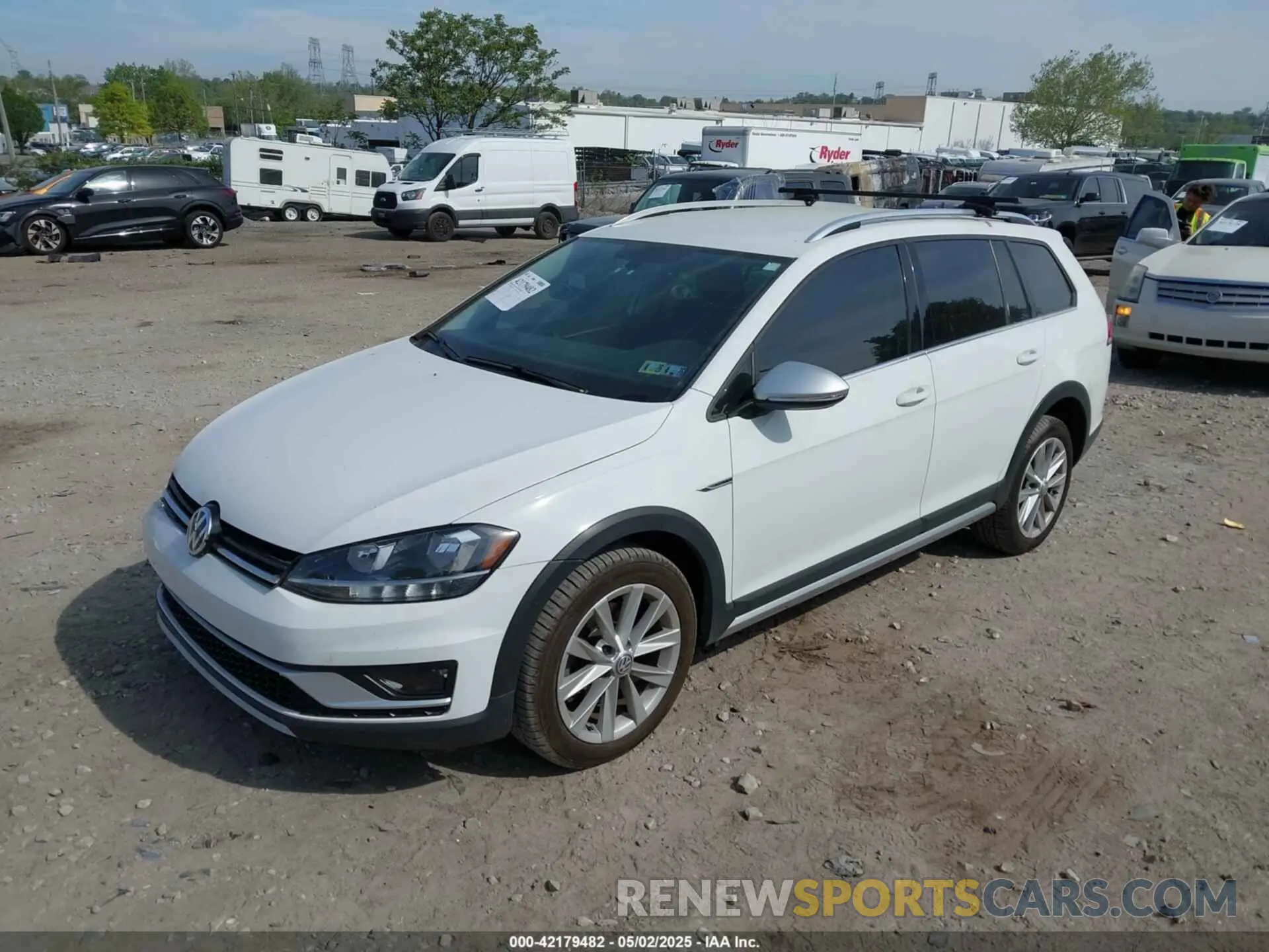 2 Photograph of a damaged car 3VWH17AU4KM524064 VOLKSWAGEN GOLF ALLTRACK 2019