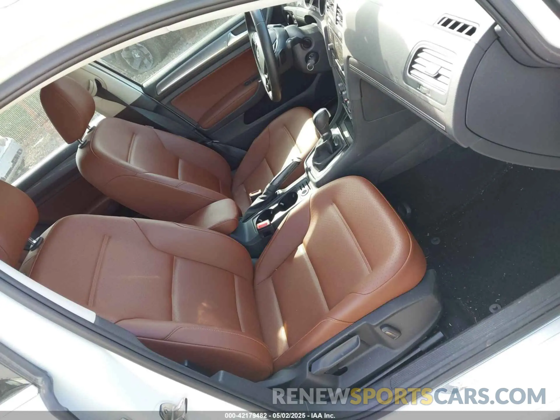 5 Photograph of a damaged car 3VWH17AU4KM524064 VOLKSWAGEN GOLF ALLTRACK 2019
