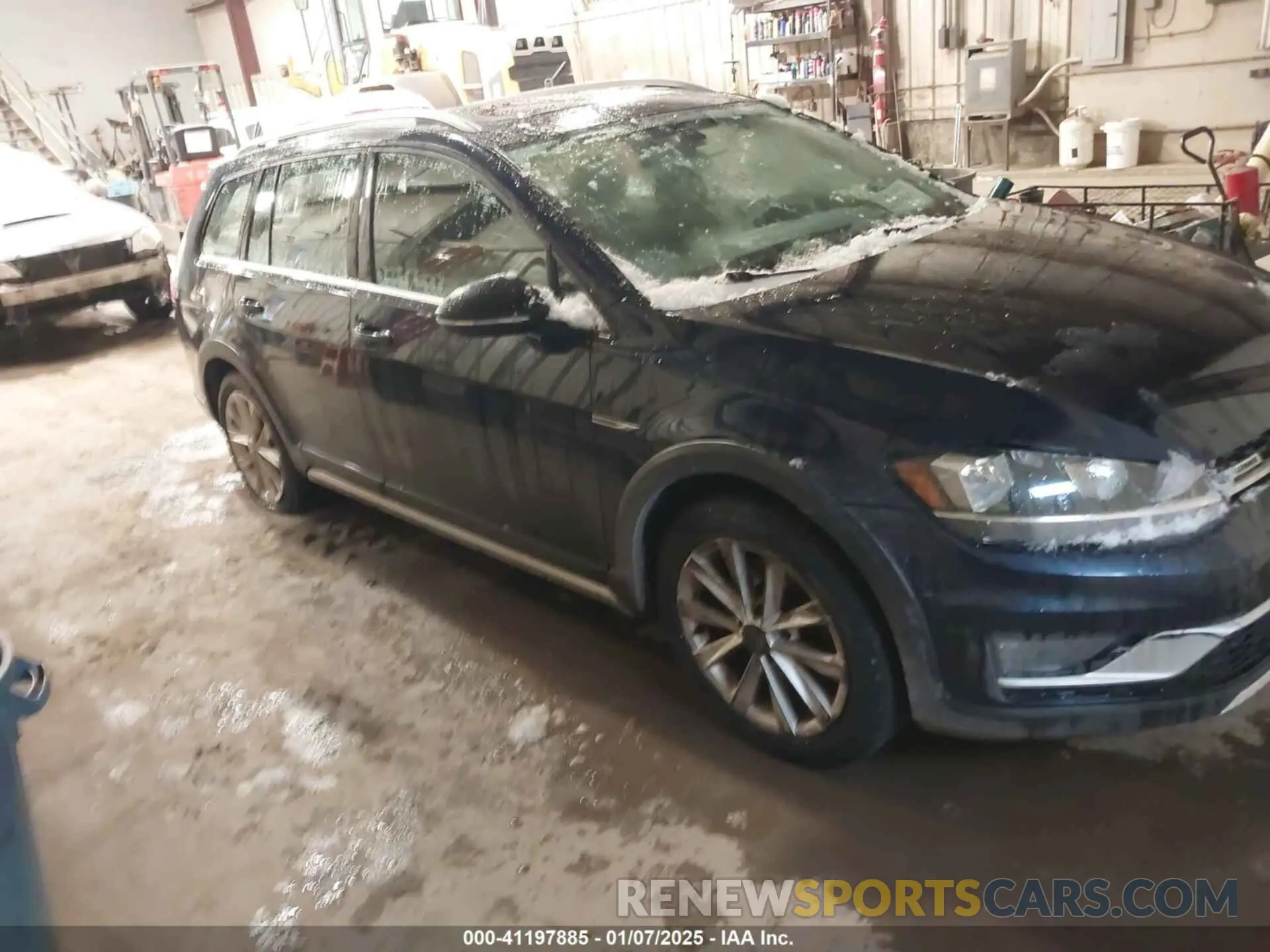 13 Photograph of a damaged car 3VWH17AU7KM513463 VOLKSWAGEN GOLF ALLTRACK 2019