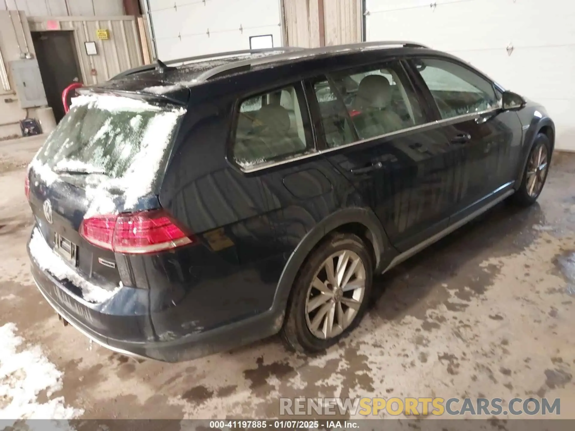 4 Photograph of a damaged car 3VWH17AU7KM513463 VOLKSWAGEN GOLF ALLTRACK 2019