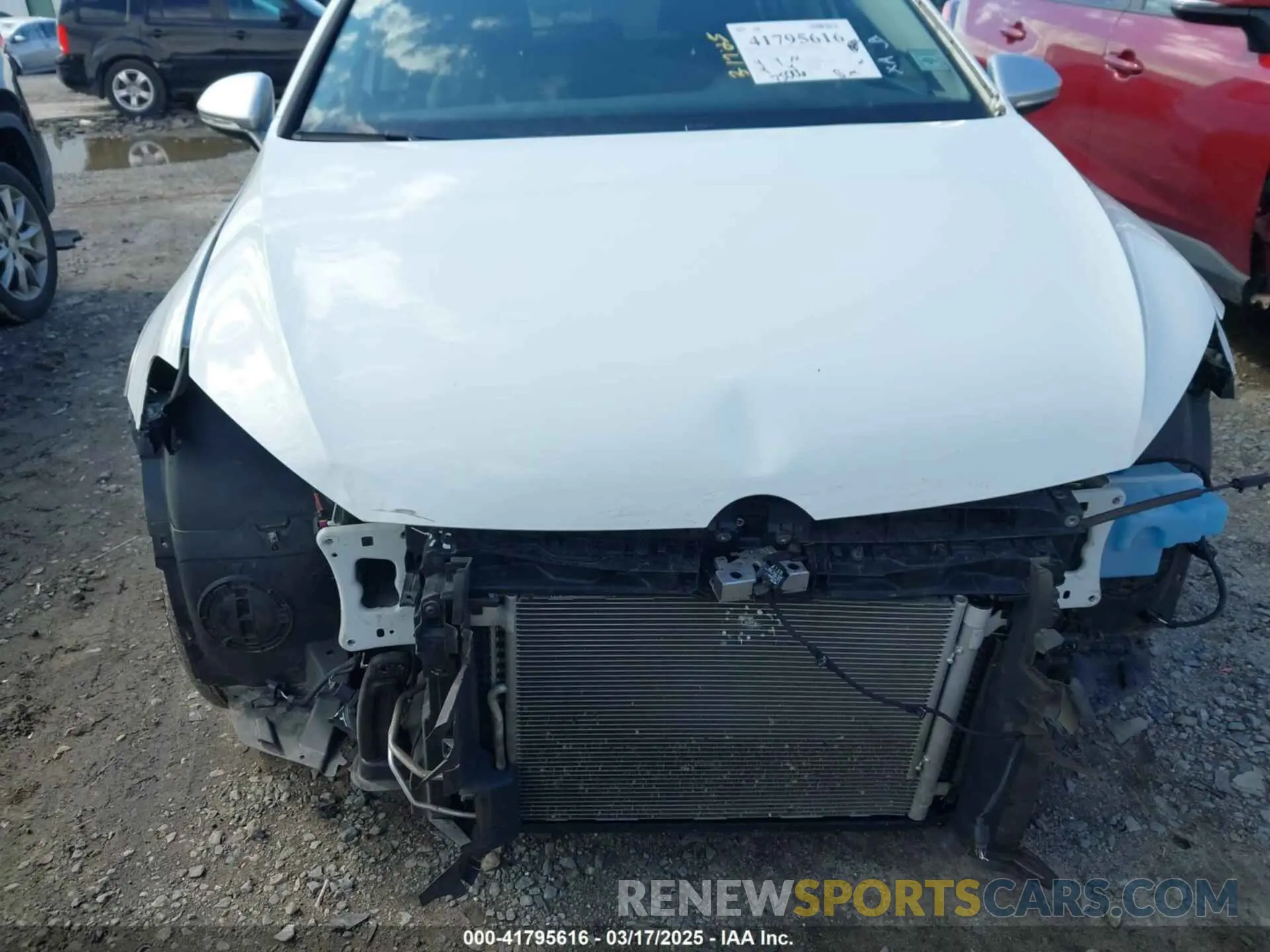 18 Photograph of a damaged car 3VWH17AUXKM505664 VOLKSWAGEN GOLF ALLTRACK 2019
