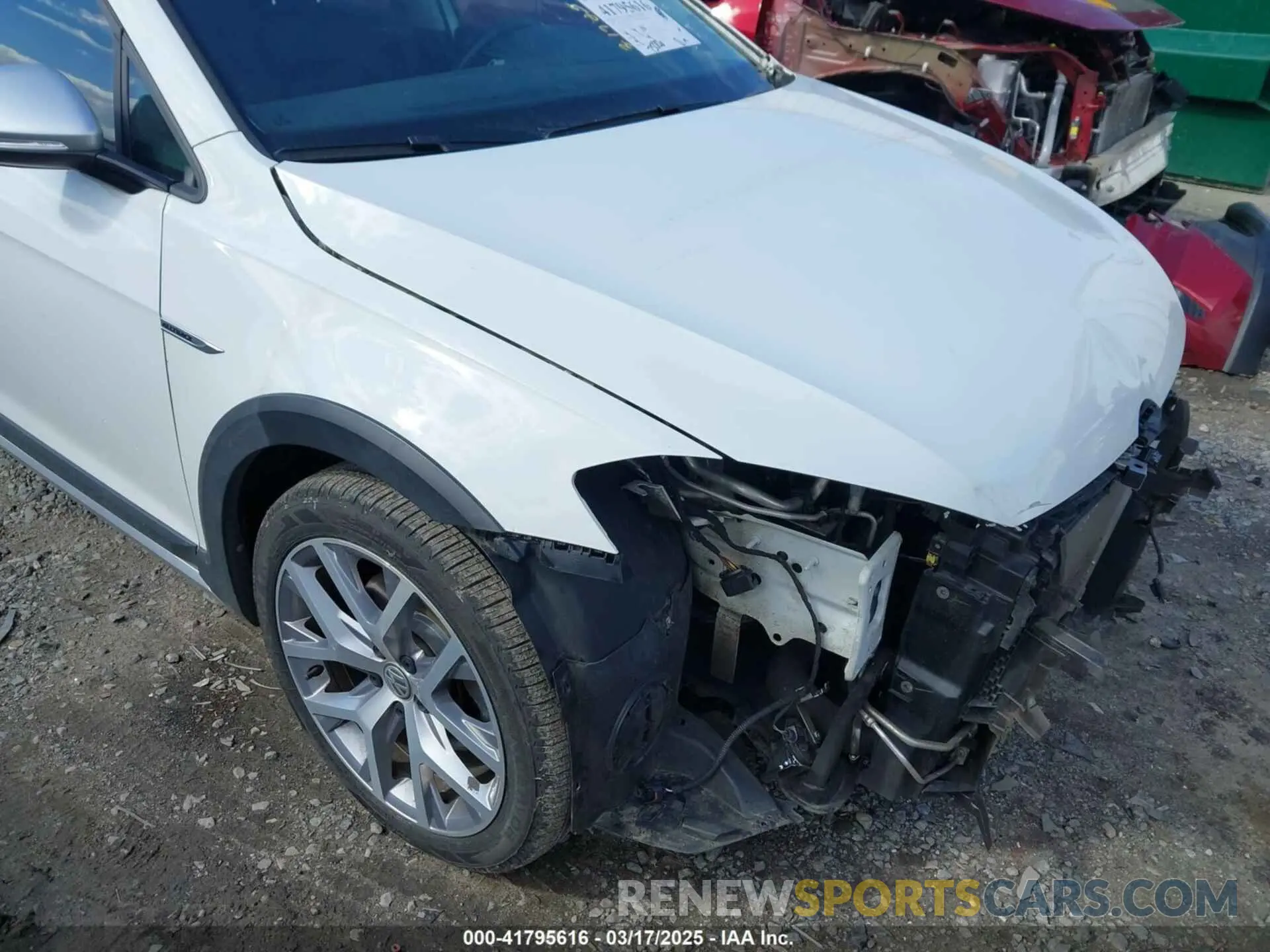 6 Photograph of a damaged car 3VWH17AUXKM505664 VOLKSWAGEN GOLF ALLTRACK 2019