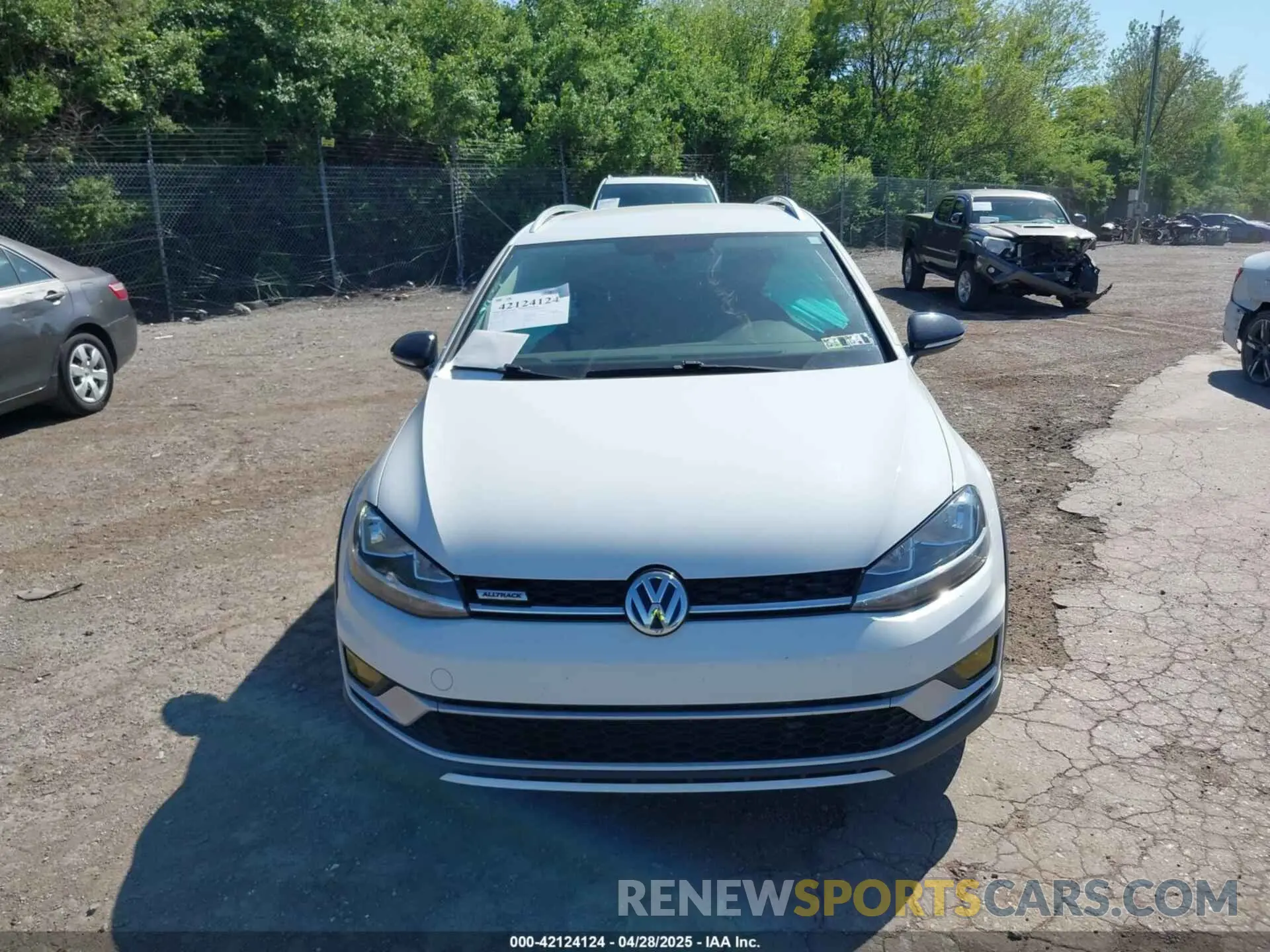 13 Photograph of a damaged car 3VWM17AU1KM520407 VOLKSWAGEN GOLF ALLTRACK 2019
