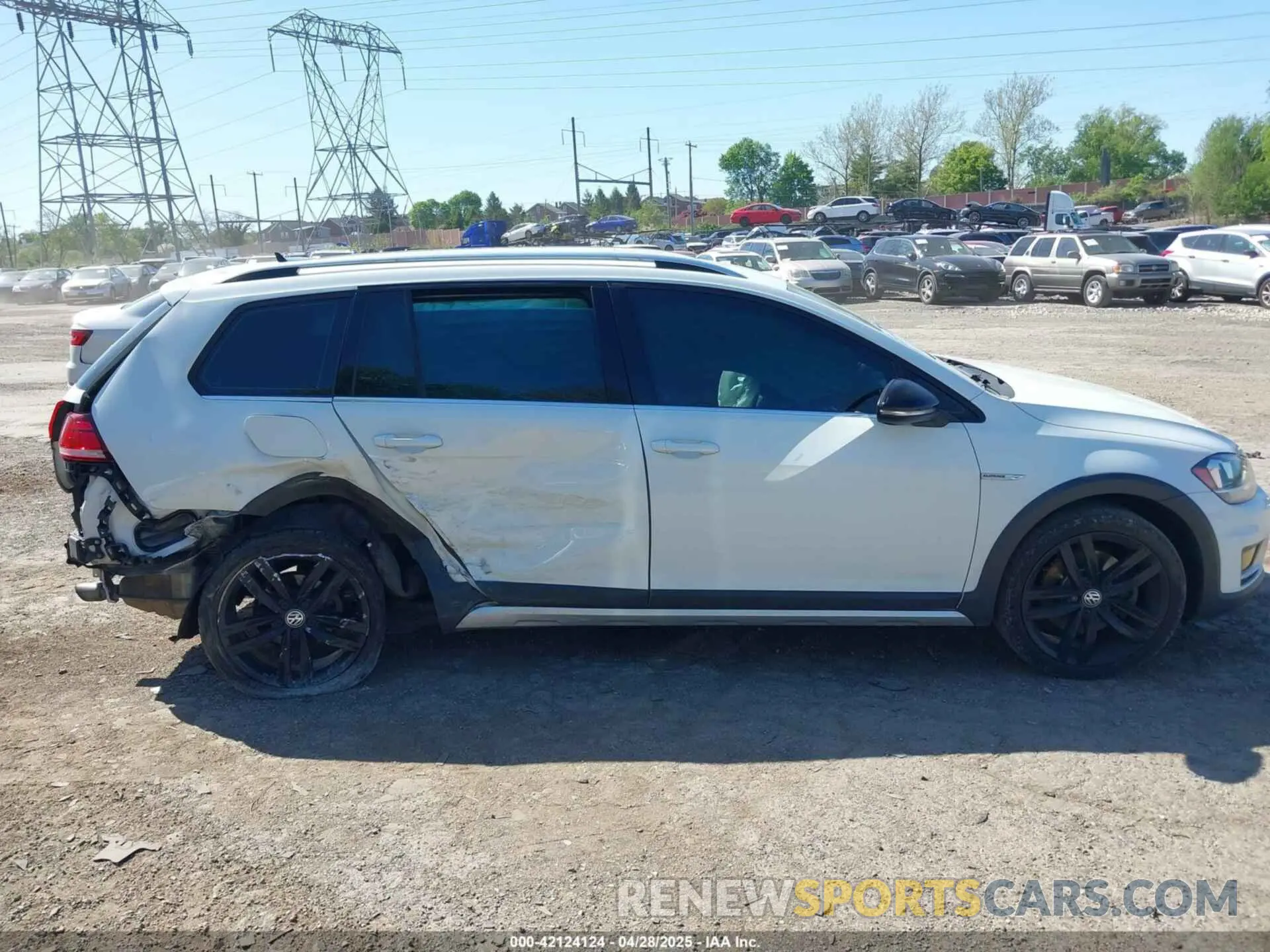 14 Photograph of a damaged car 3VWM17AU1KM520407 VOLKSWAGEN GOLF ALLTRACK 2019