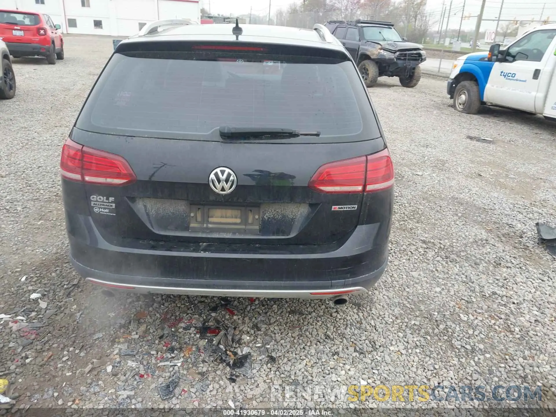 17 Photograph of a damaged car 3VWM17AU1KM522805 VOLKSWAGEN GOLF ALLTRACK 2019