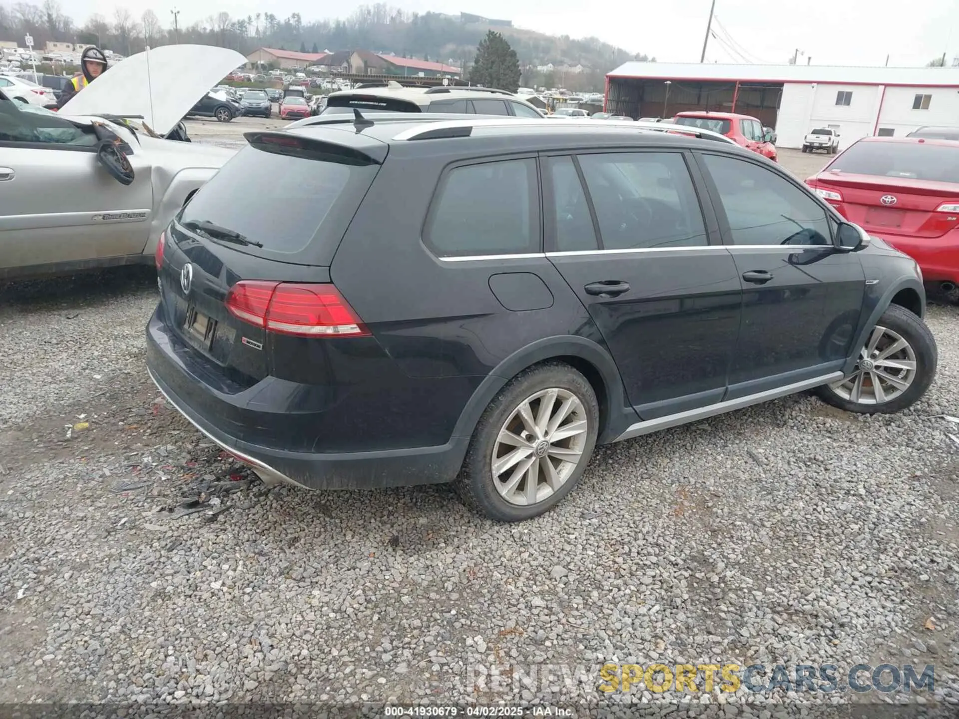 4 Photograph of a damaged car 3VWM17AU1KM522805 VOLKSWAGEN GOLF ALLTRACK 2019