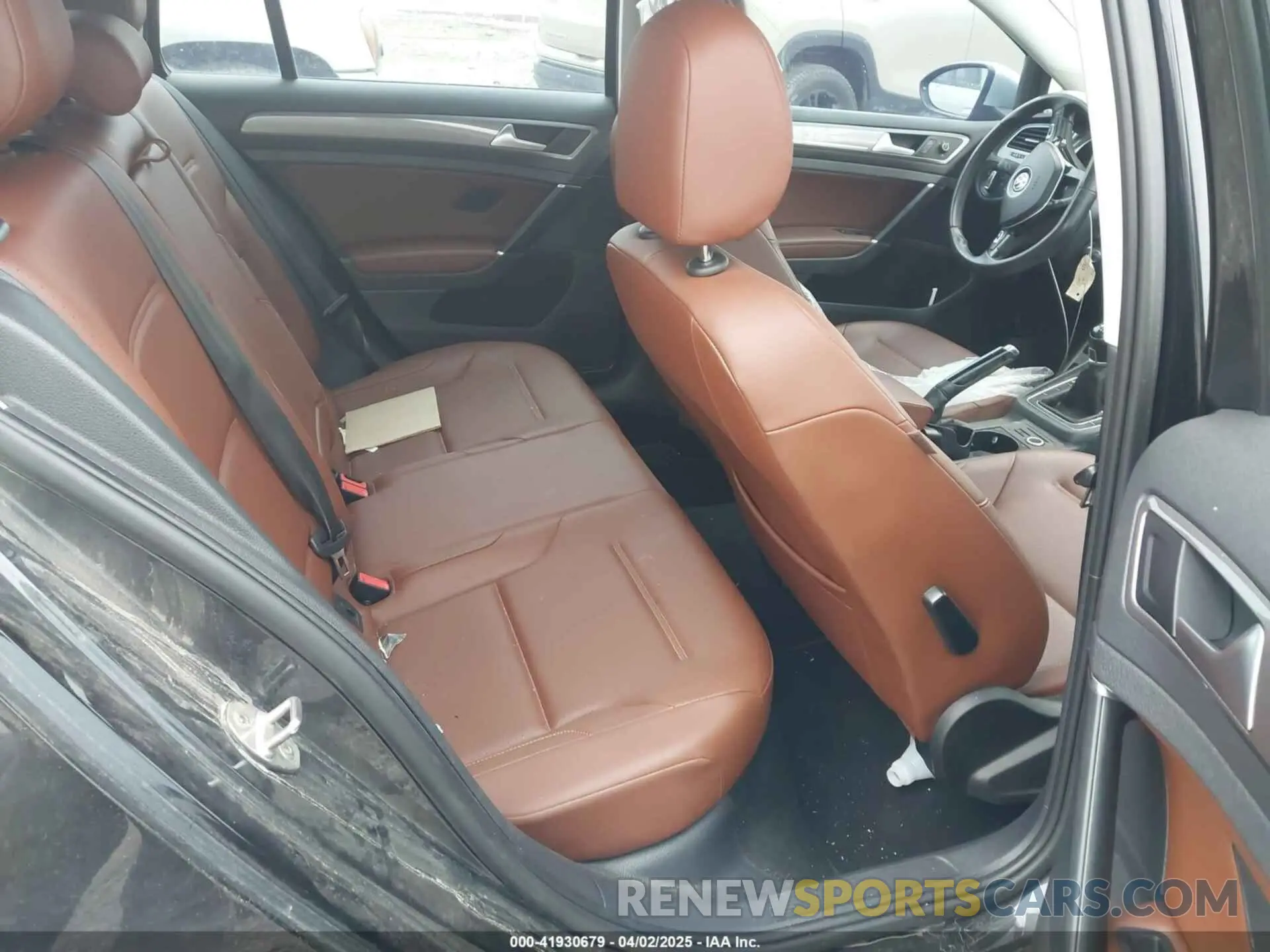8 Photograph of a damaged car 3VWM17AU1KM522805 VOLKSWAGEN GOLF ALLTRACK 2019