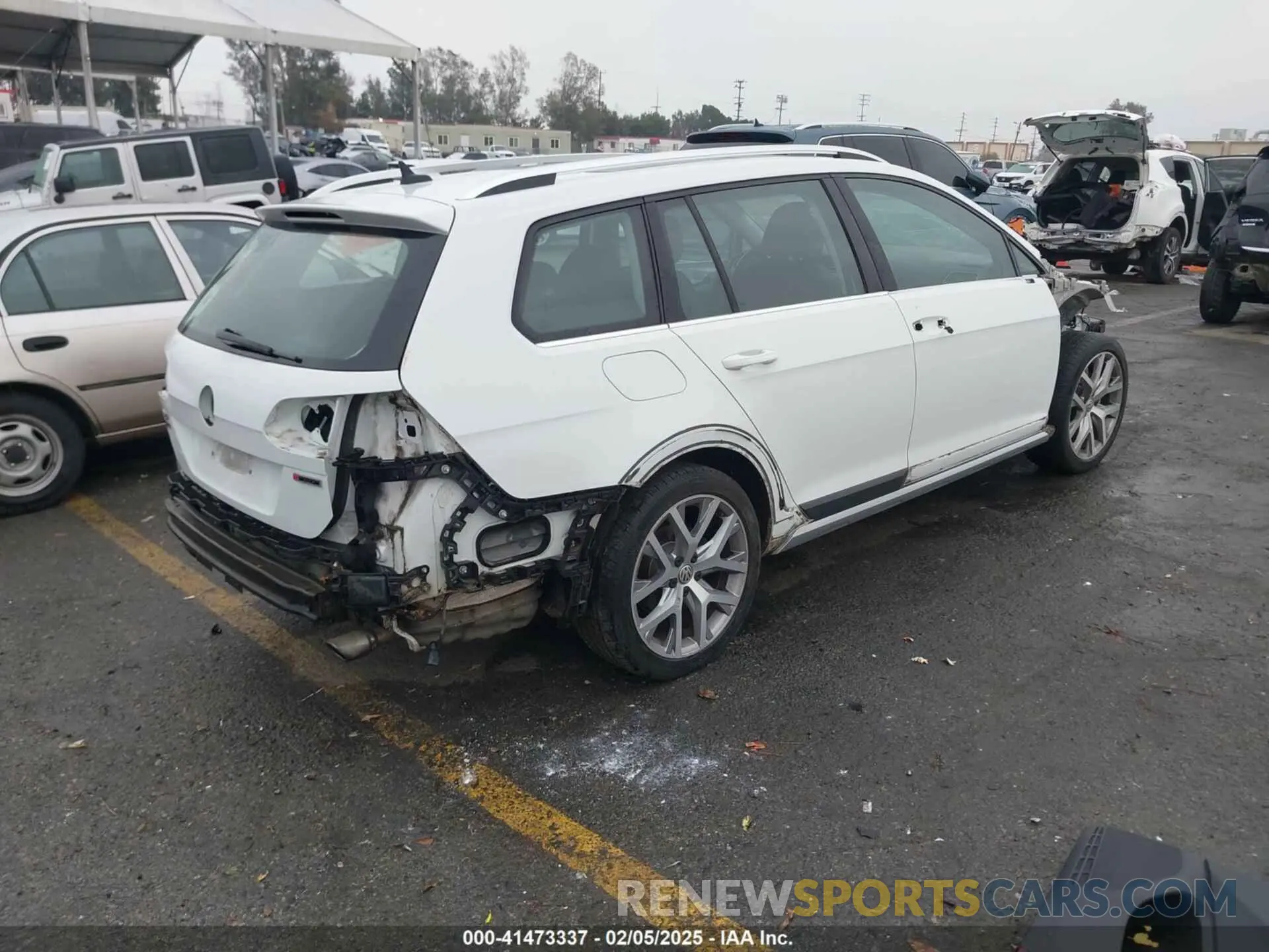 4 Photograph of a damaged car 3VWM17AU8KM506701 VOLKSWAGEN GOLF ALLTRACK 2019