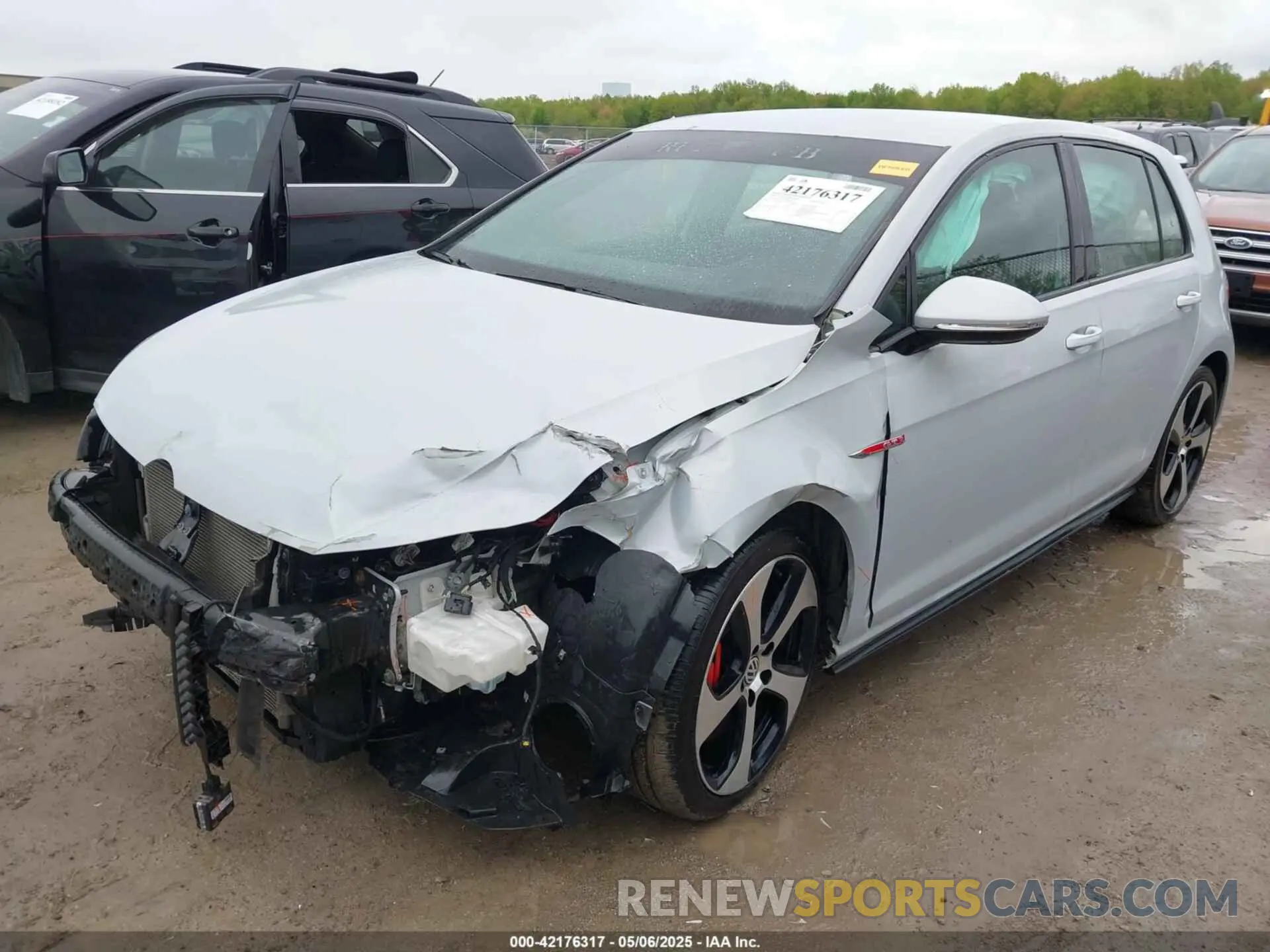 2 Photograph of a damaged car 3VW5T7AU1KM002313 VOLKSWAGEN GOLF GTI 2019