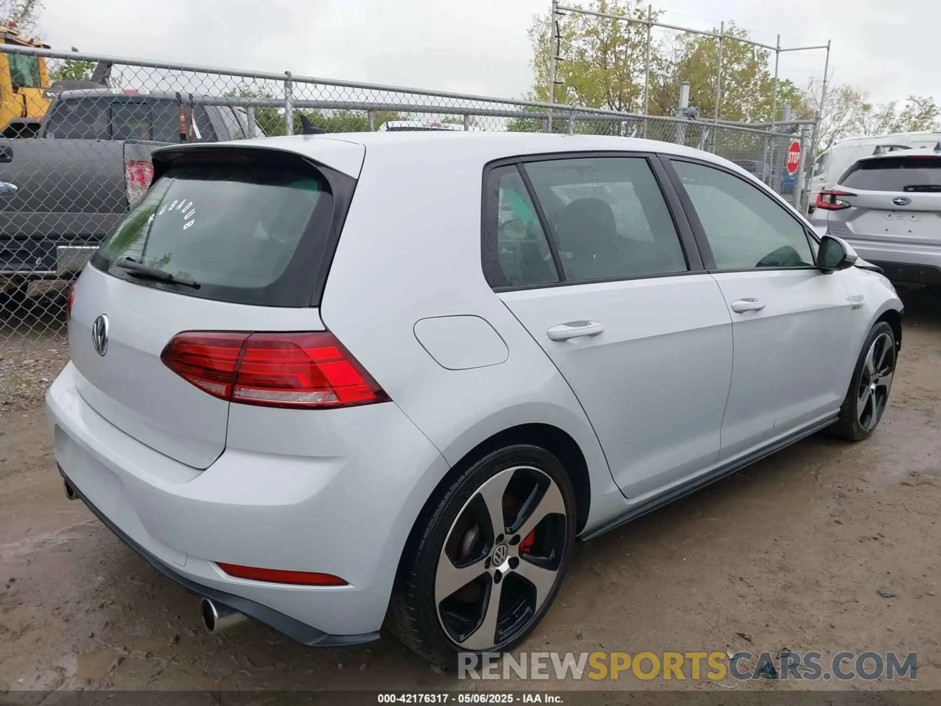 4 Photograph of a damaged car 3VW5T7AU1KM002313 VOLKSWAGEN GOLF GTI 2019