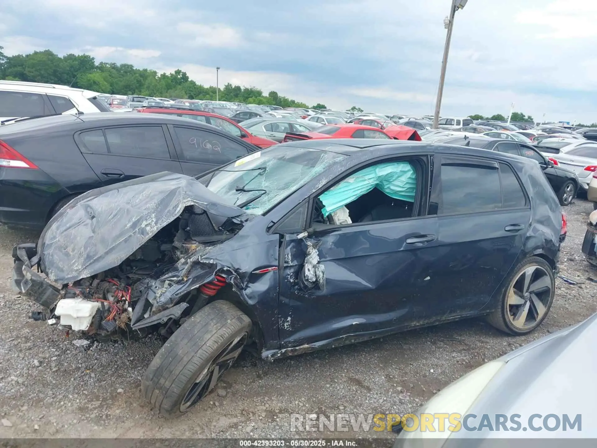 14 Photograph of a damaged car 3VW5T7AU5KM017879 VOLKSWAGEN GOLF GTI 2019