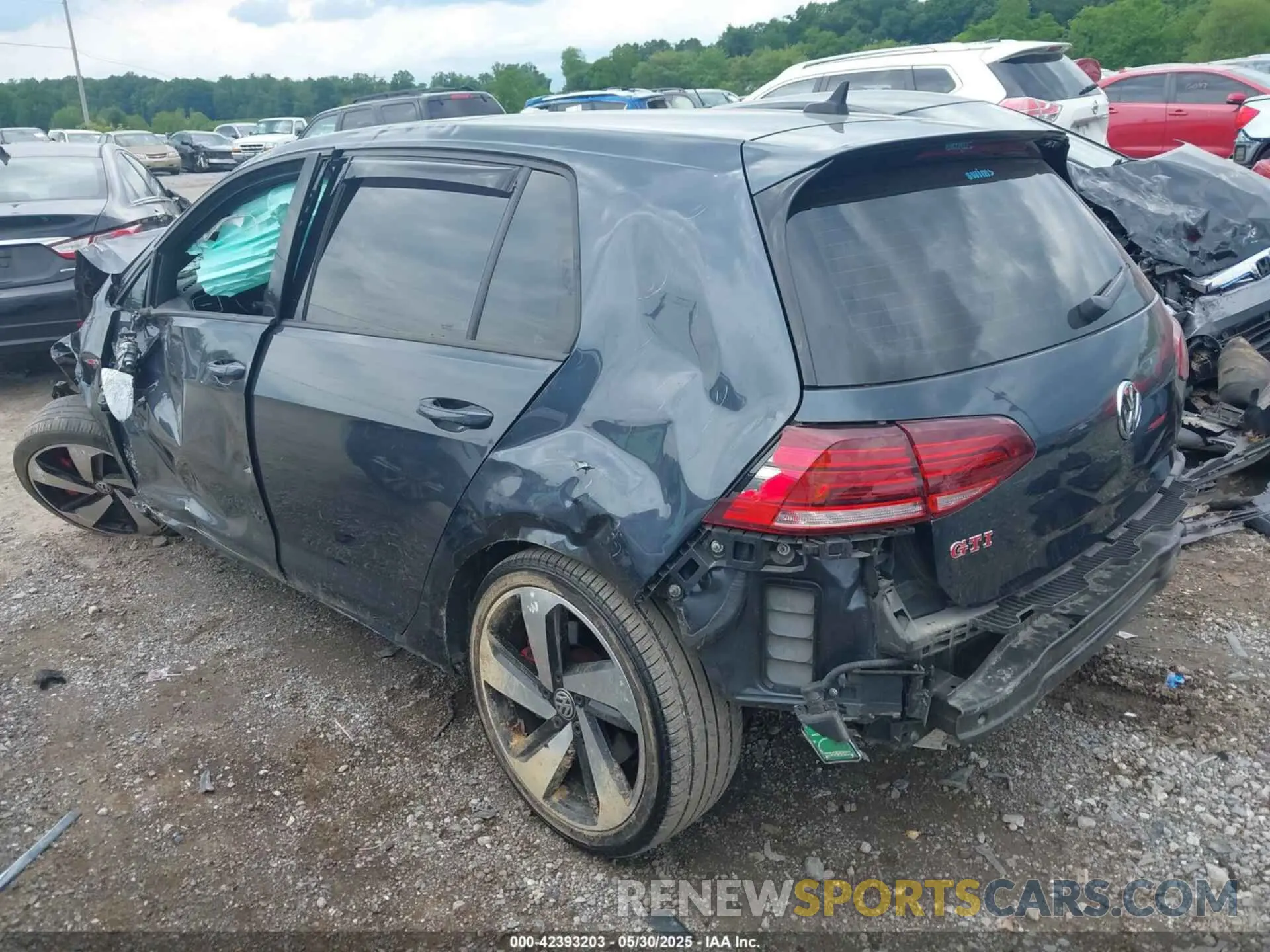 3 Photograph of a damaged car 3VW5T7AU5KM017879 VOLKSWAGEN GOLF GTI 2019