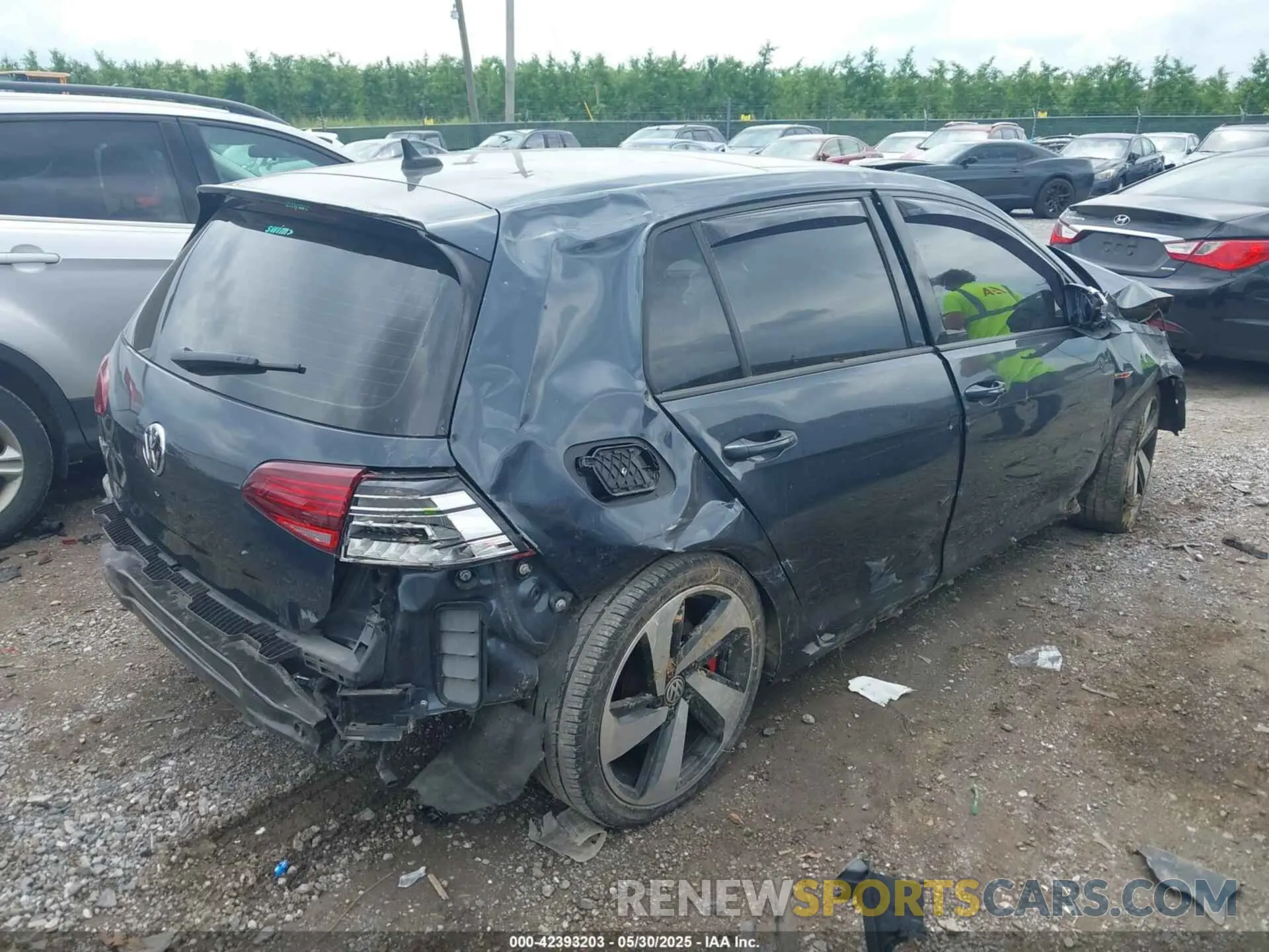 4 Photograph of a damaged car 3VW5T7AU5KM017879 VOLKSWAGEN GOLF GTI 2019