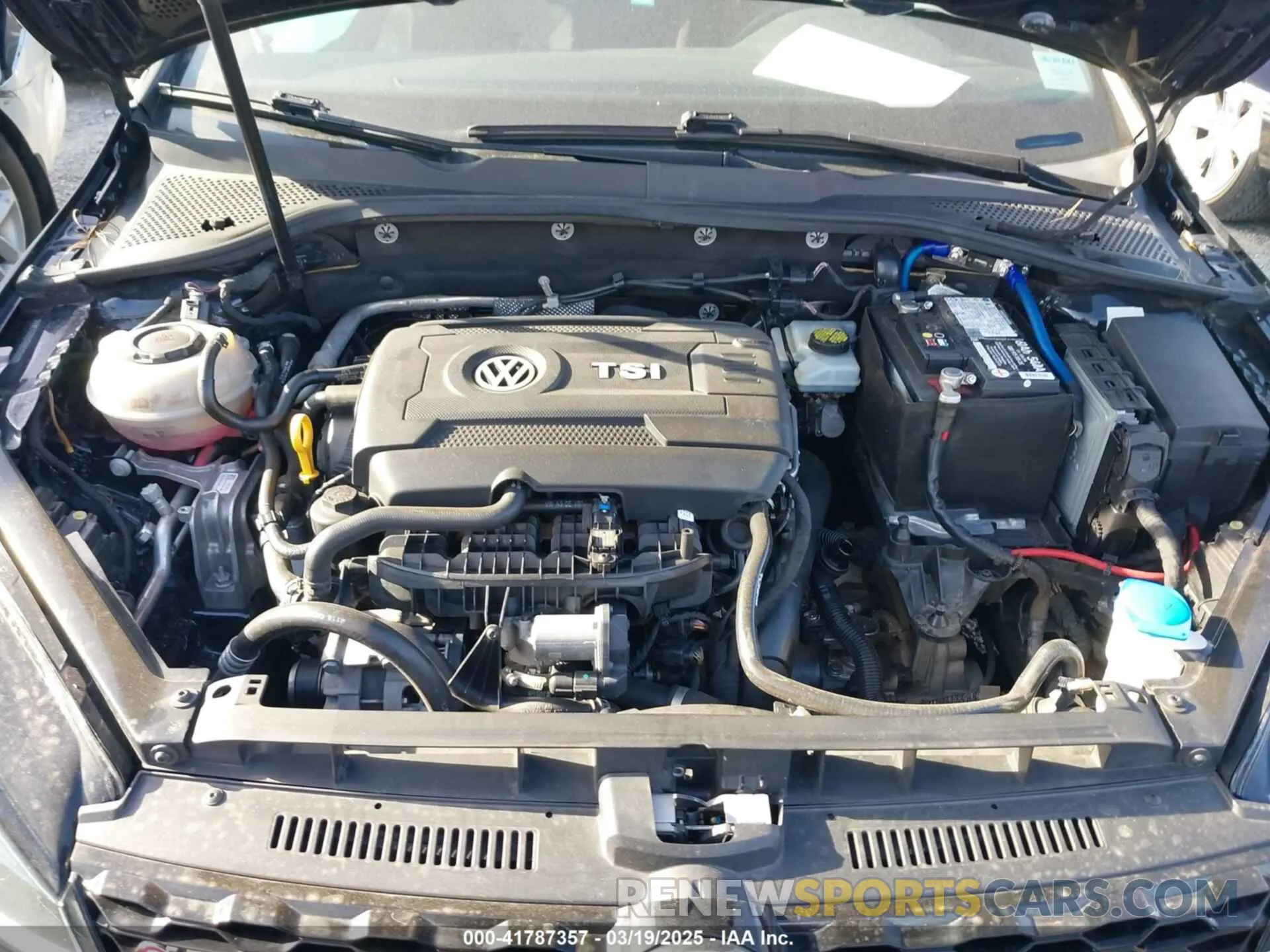 10 Photograph of a damaged car 3VW5T7AU7KM000632 VOLKSWAGEN GOLF GTI 2019