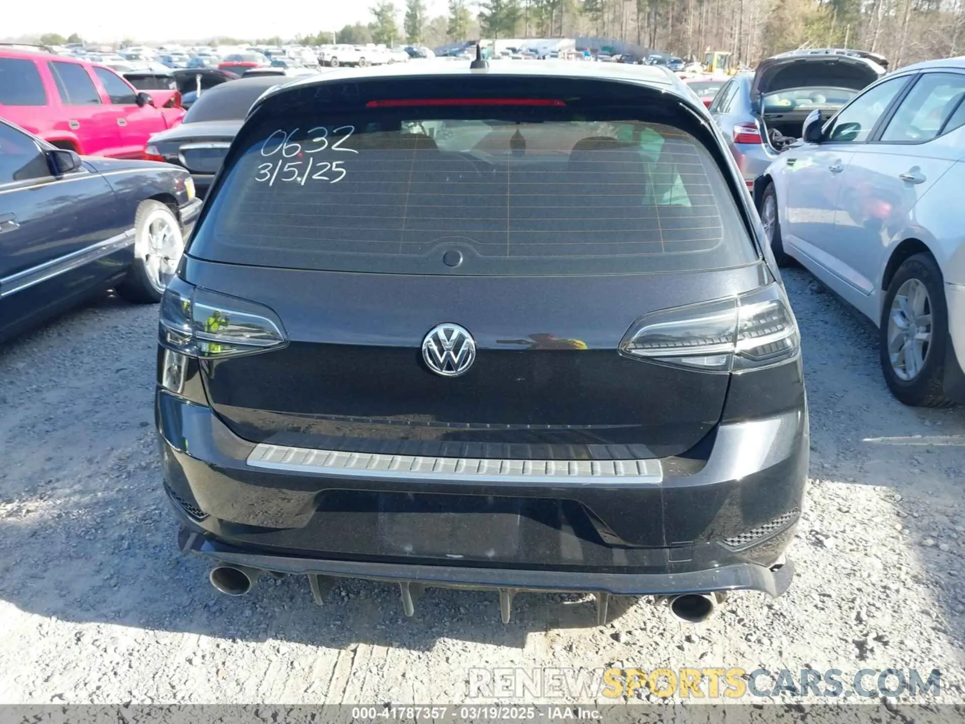 16 Photograph of a damaged car 3VW5T7AU7KM000632 VOLKSWAGEN GOLF GTI 2019