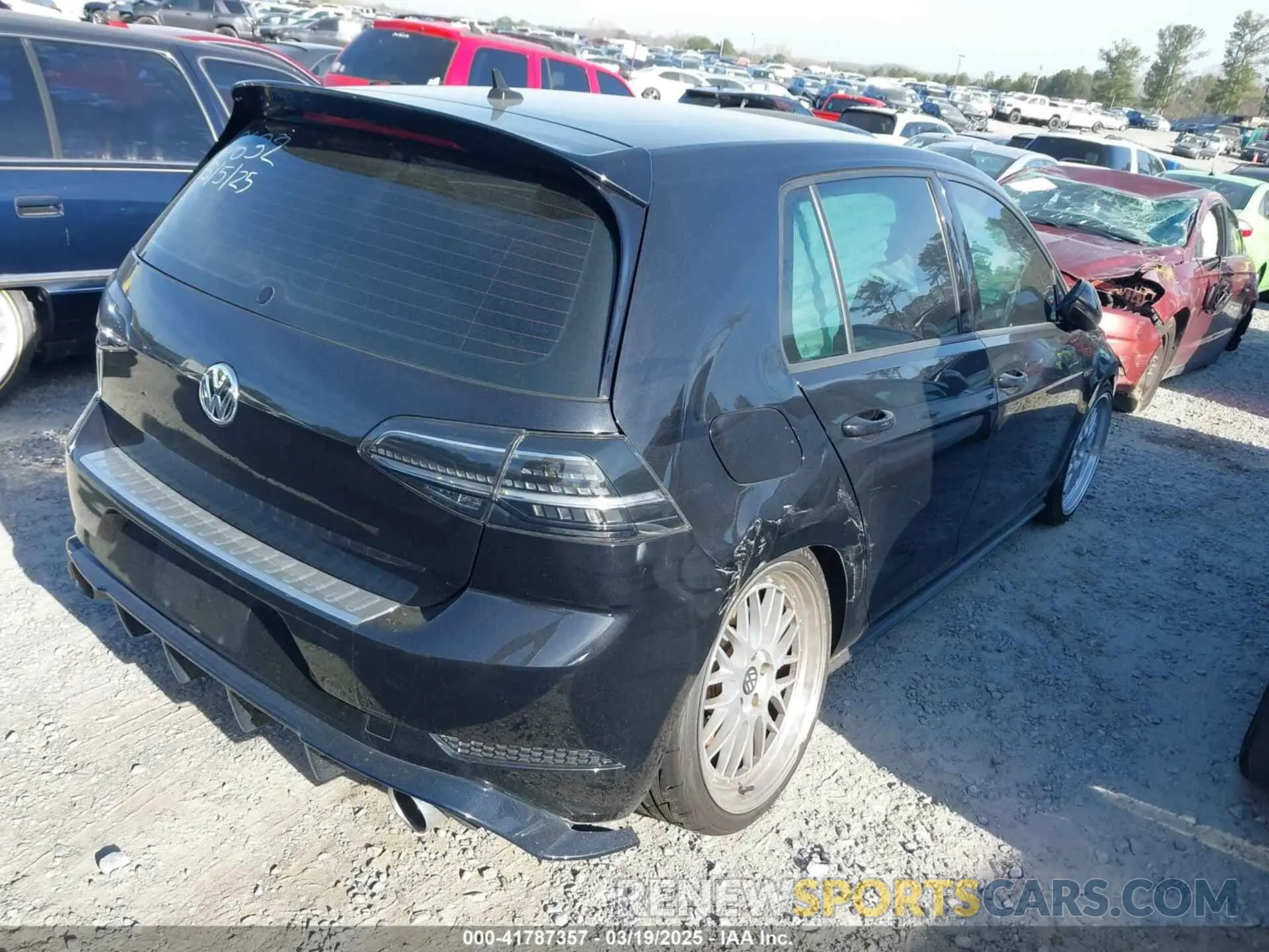 4 Photograph of a damaged car 3VW5T7AU7KM000632 VOLKSWAGEN GOLF GTI 2019