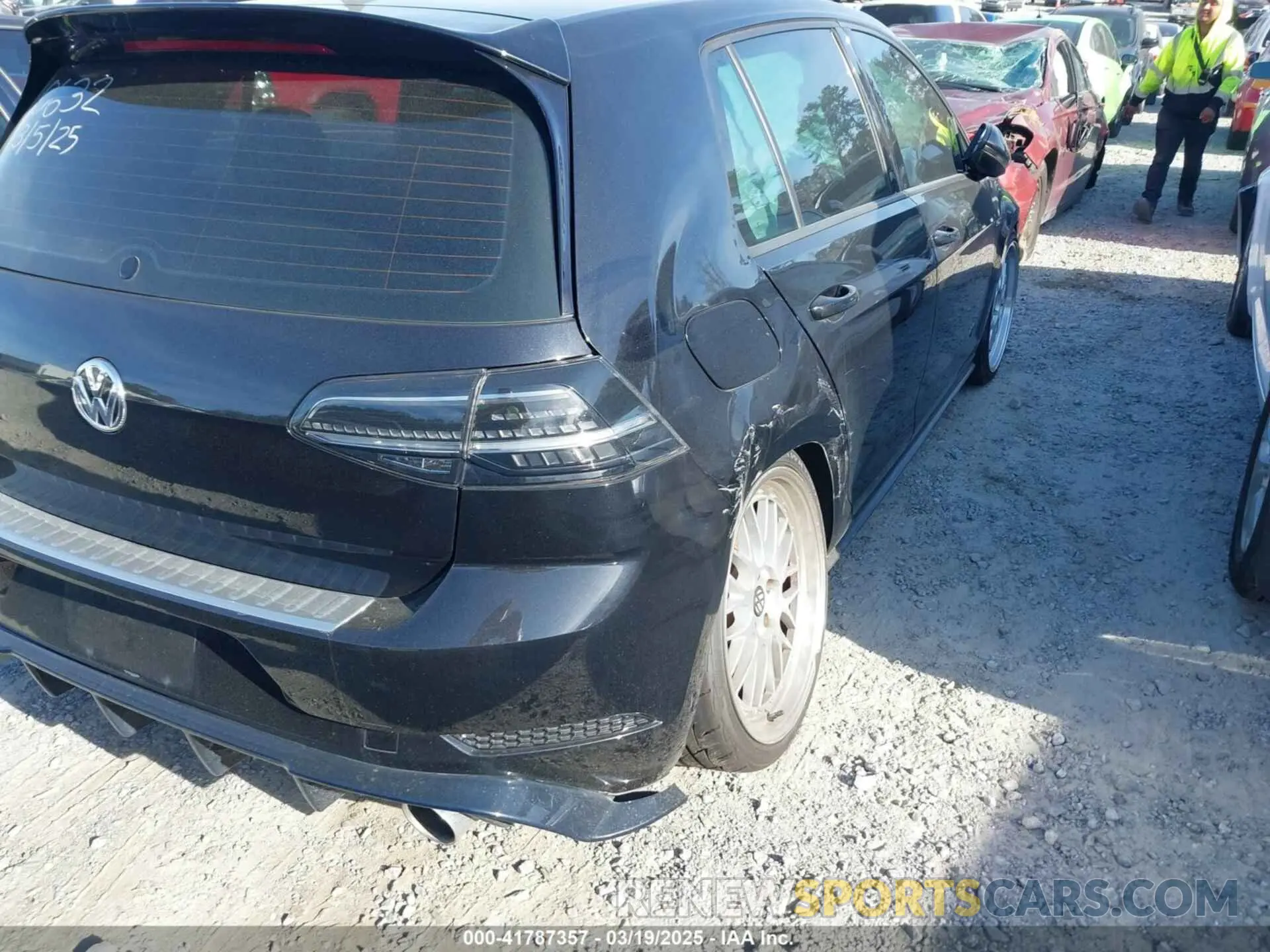 6 Photograph of a damaged car 3VW5T7AU7KM000632 VOLKSWAGEN GOLF GTI 2019