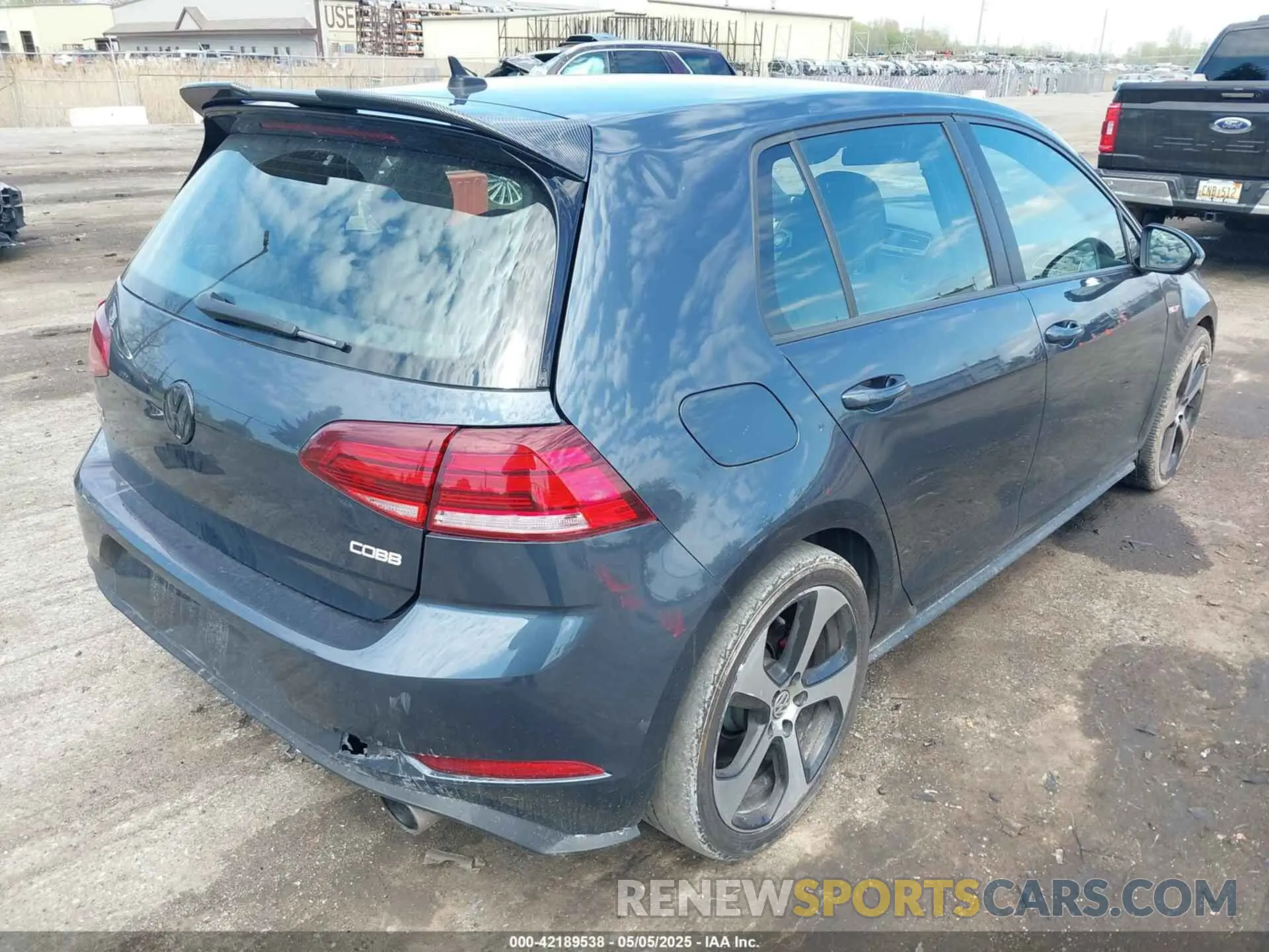 4 Photograph of a damaged car 3VW5T7AUXKM026237 VOLKSWAGEN GOLF GTI 2019