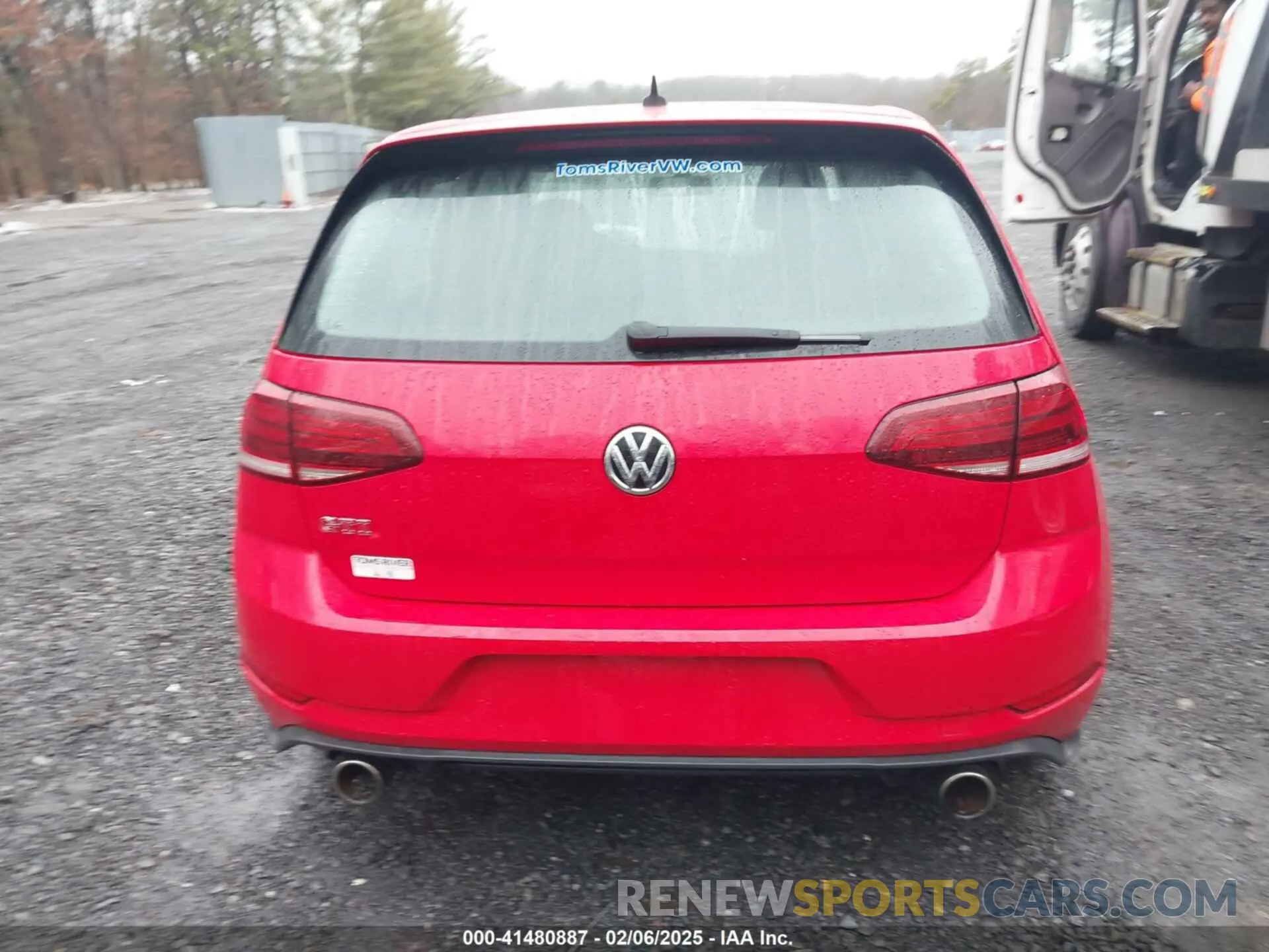 16 Photograph of a damaged car 3VW6T7AU2KM000378 VOLKSWAGEN GOLF GTI 2019