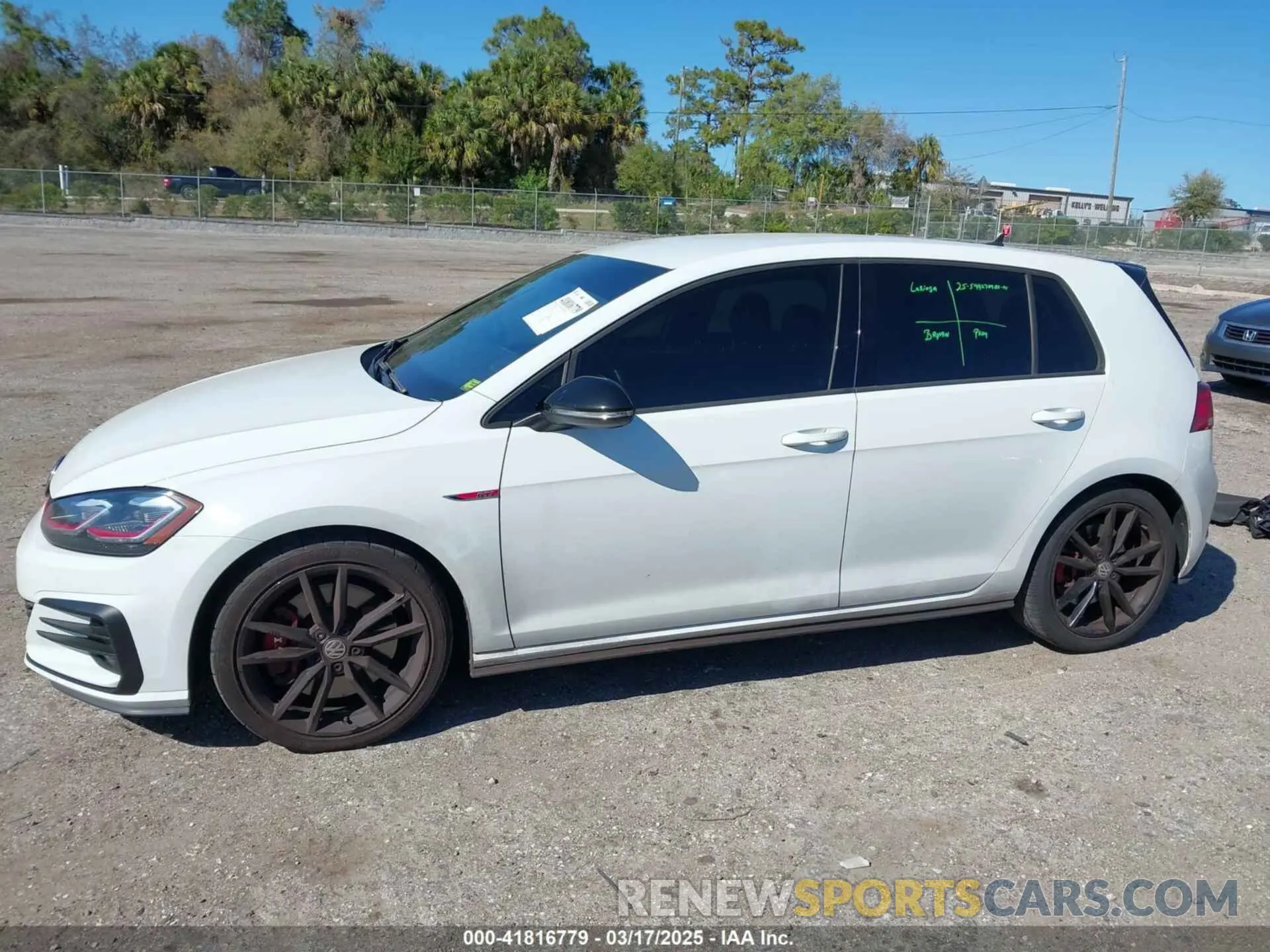 15 Photograph of a damaged car 3VW6T7AU2KM016435 VOLKSWAGEN GOLF GTI 2019