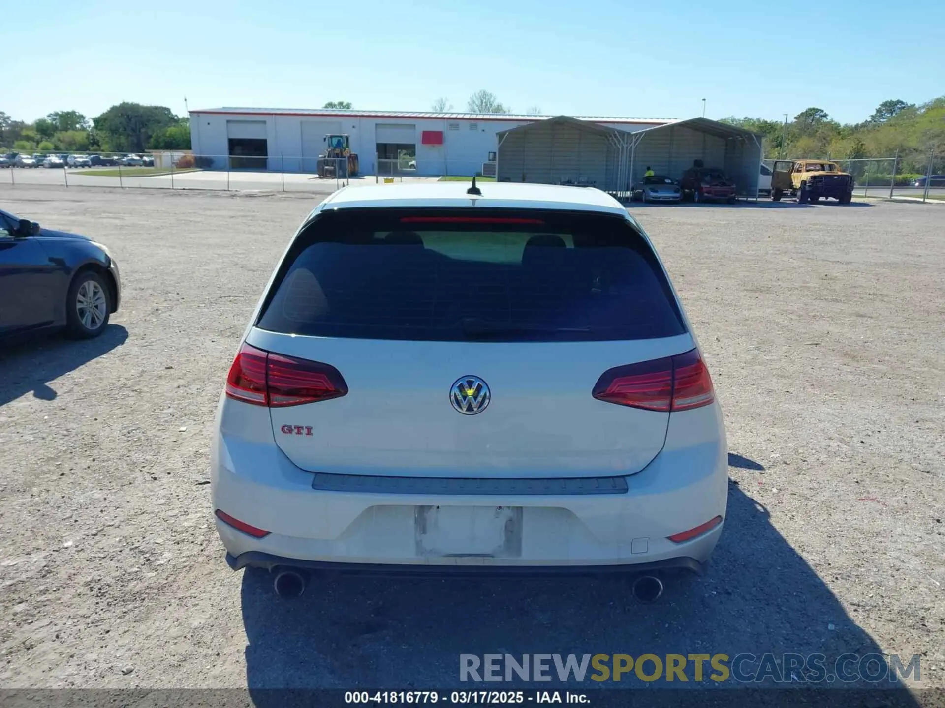 17 Photograph of a damaged car 3VW6T7AU2KM016435 VOLKSWAGEN GOLF GTI 2019