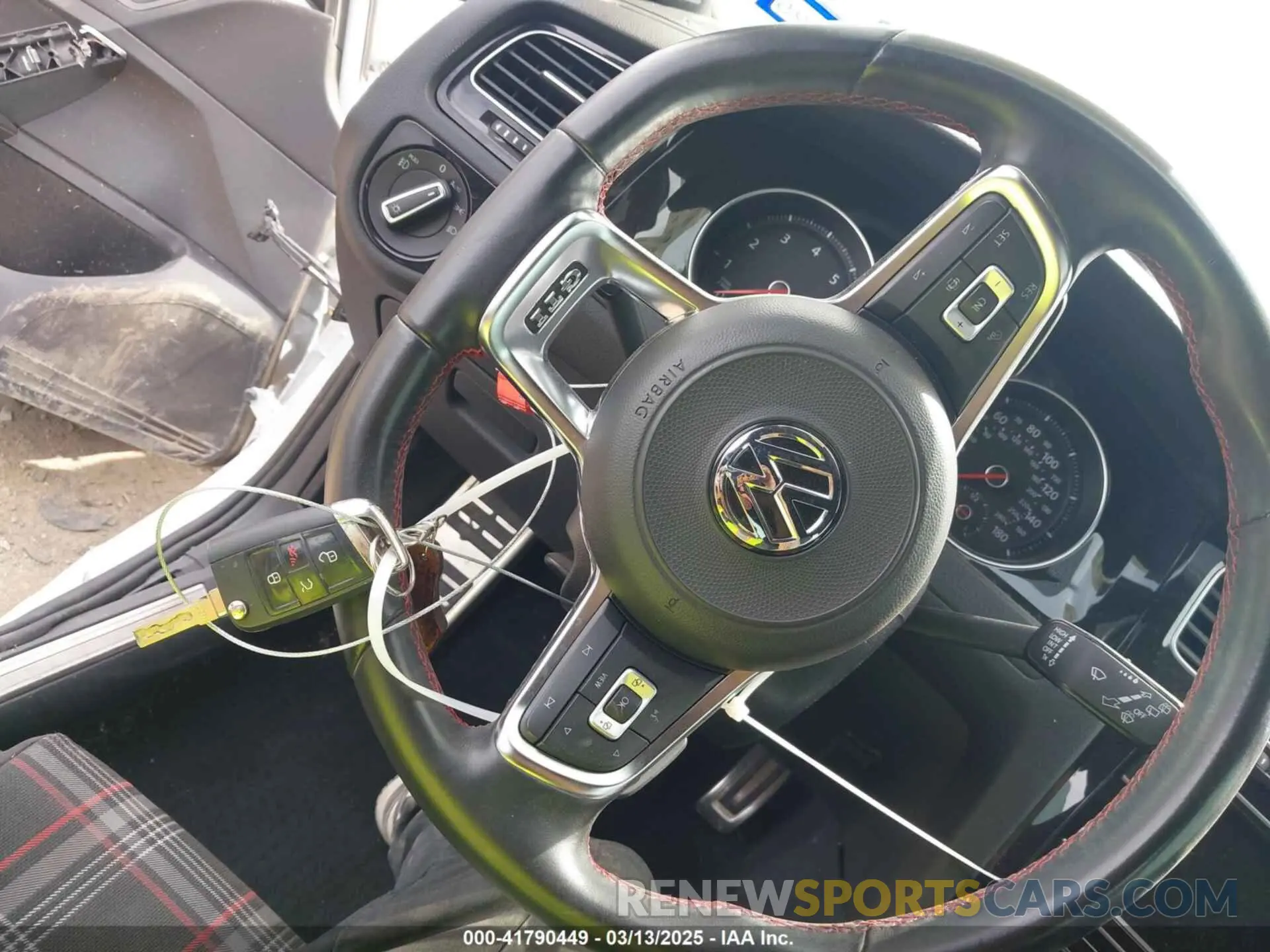 11 Photograph of a damaged car 3VW6T7AU5KM020317 VOLKSWAGEN GOLF GTI 2019