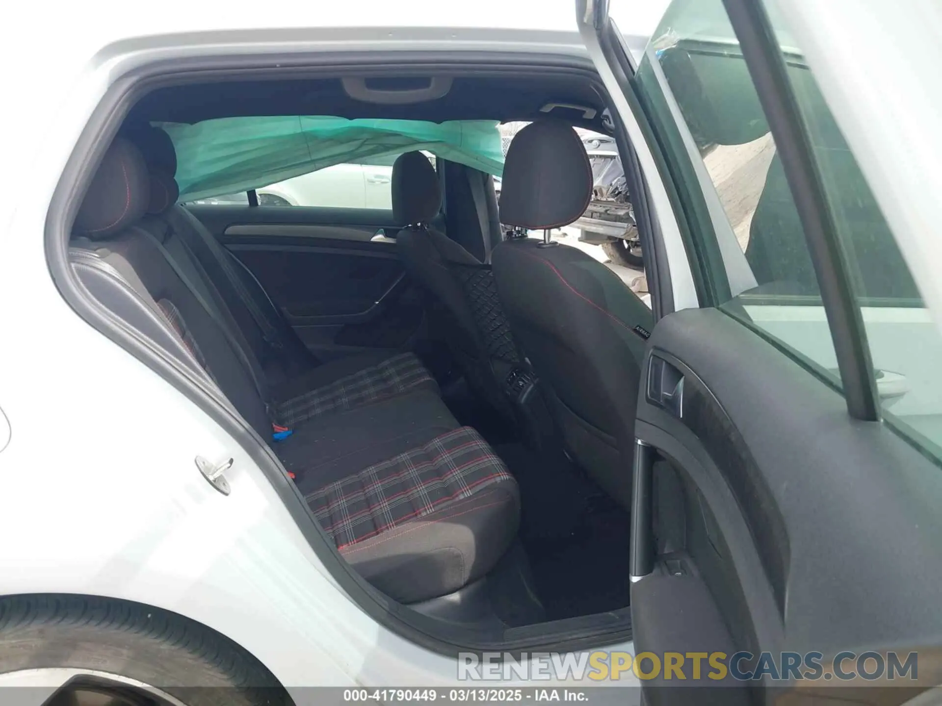 8 Photograph of a damaged car 3VW6T7AU5KM020317 VOLKSWAGEN GOLF GTI 2019