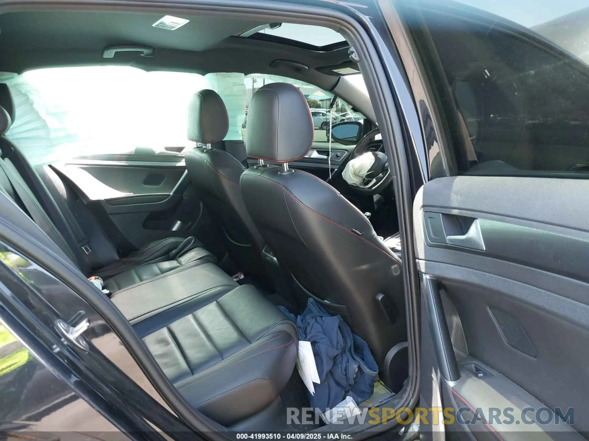 8 Photograph of a damaged car 3VW6T7AU6KM016583 VOLKSWAGEN GOLF GTI 2019