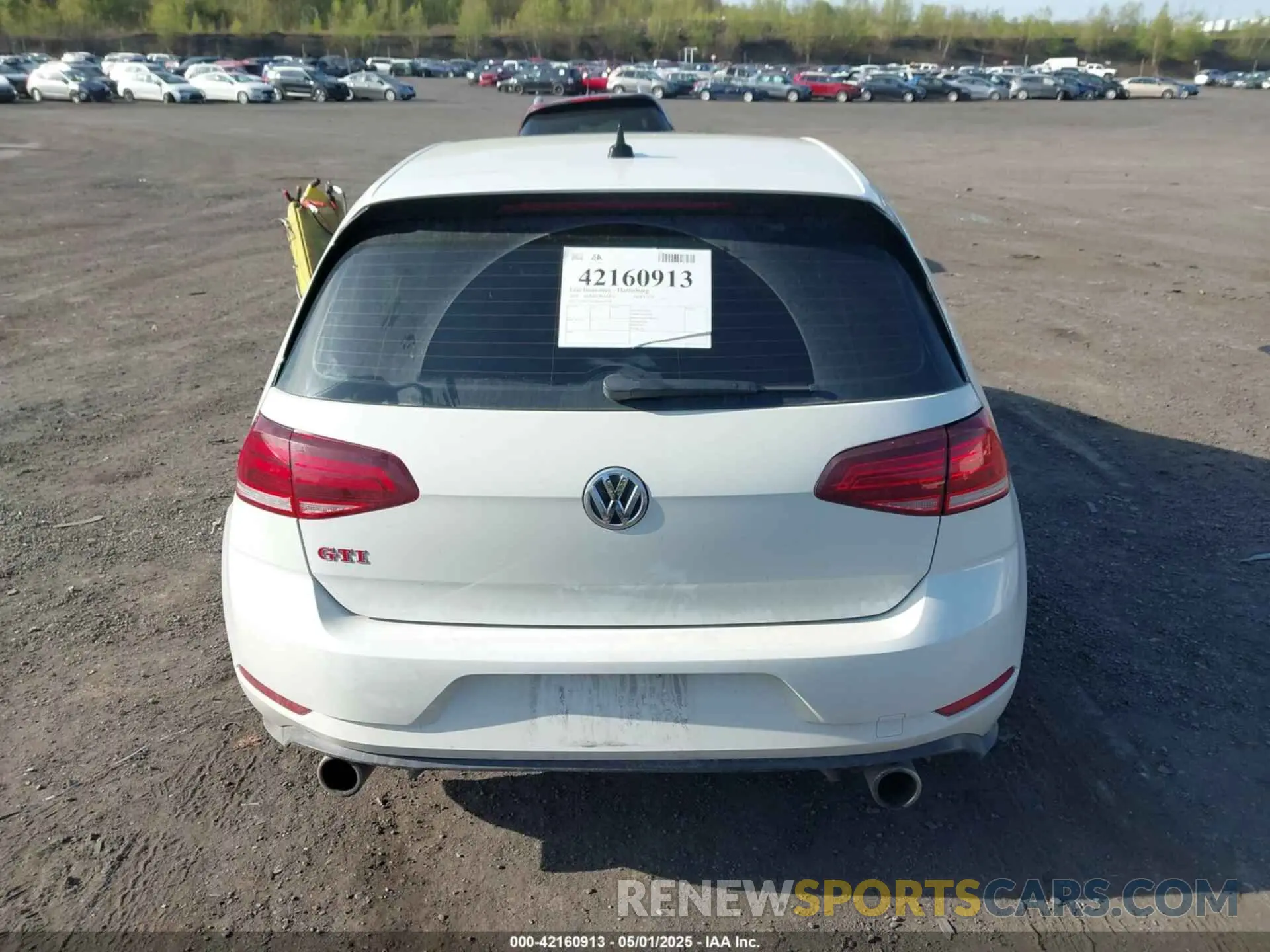 16 Photograph of a damaged car 3VW6T7AU9KM036164 VOLKSWAGEN GOLF GTI 2019