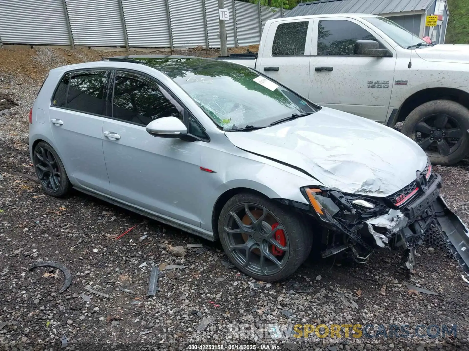 1 Photograph of a damaged car 3VW5T7AU0LM007553 VOLKSWAGEN GOLF GTI 2020