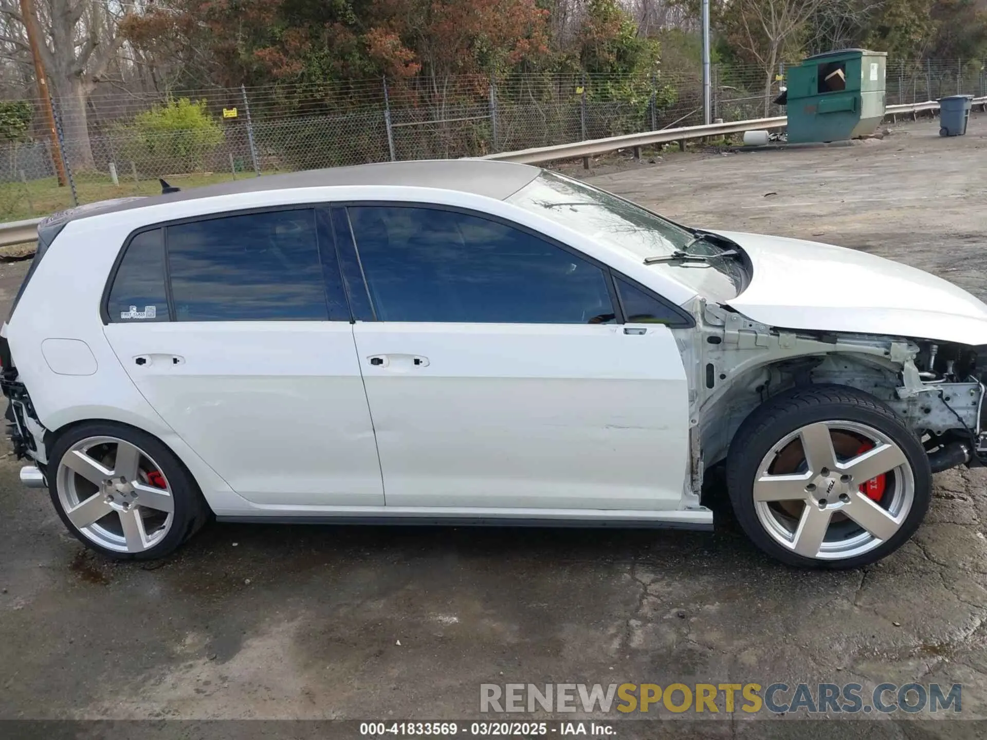 14 Photograph of a damaged car 3VW5T7AU3LM006025 VOLKSWAGEN GOLF GTI 2020