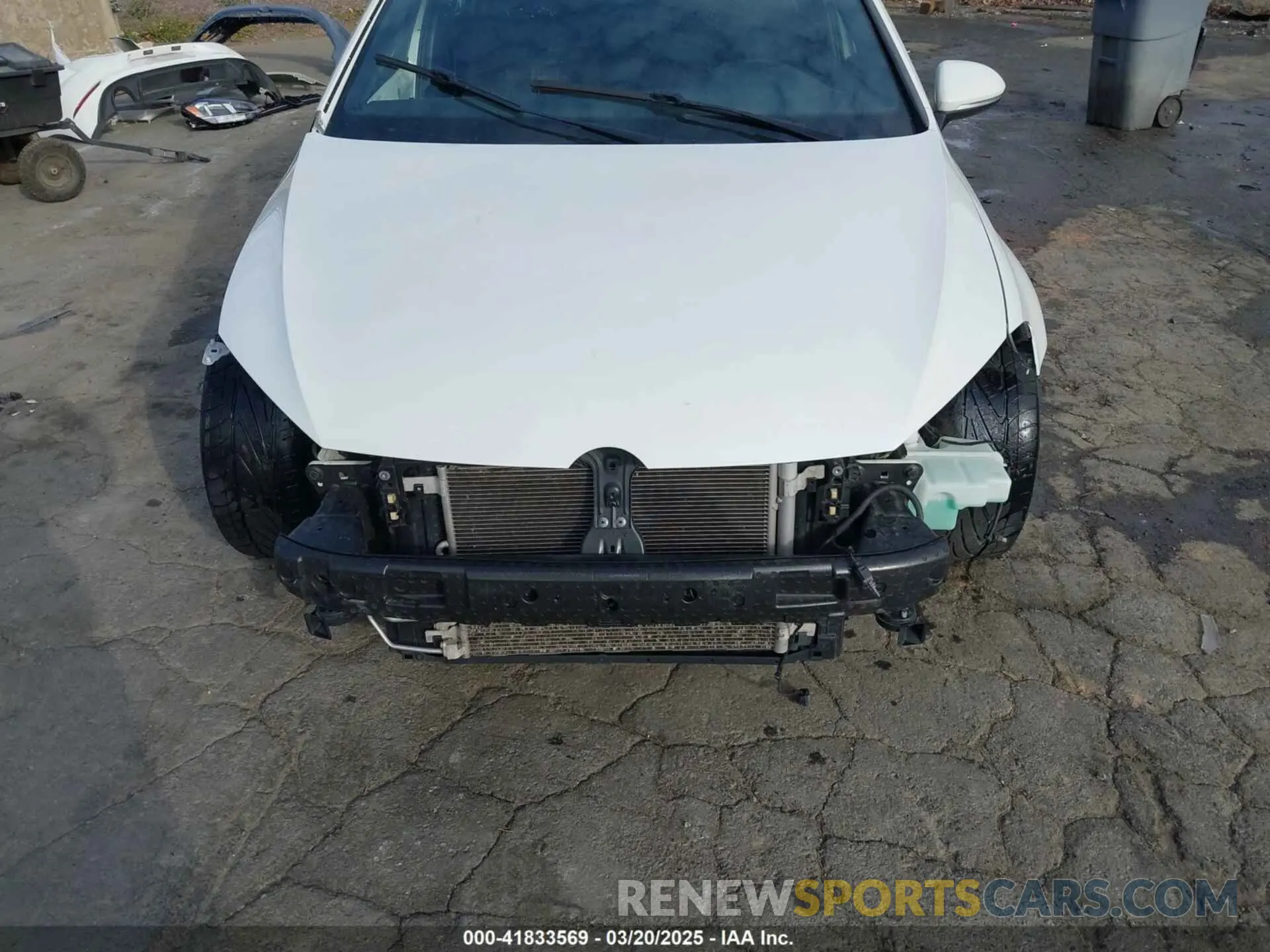 6 Photograph of a damaged car 3VW5T7AU3LM006025 VOLKSWAGEN GOLF GTI 2020